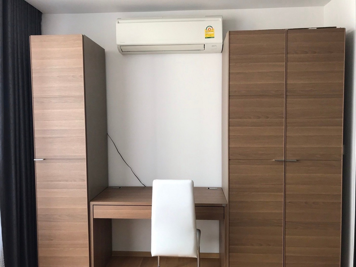 ให้เช่าคอนโดสาทร นราธิวาส : Noble Revo Silom (โนเบิล รีโว สีลม) for Rent (1bed1bath 35sqm)