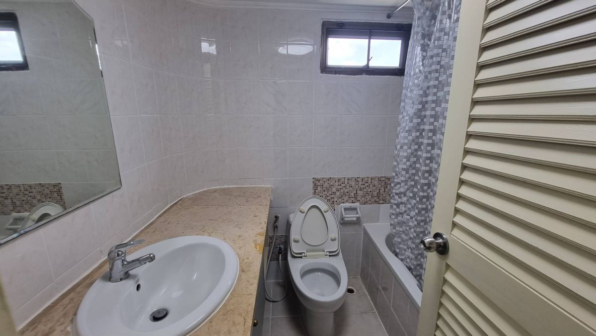 ให้เช่าสุขุมวิท อโศก ทองหล่อ : Pet friendly พร้อมพงษ์ ให้เช่าอพาร์ทเมนท์ 3ห้องนอน 4 ห้องน้ำ 280 ตร.ม. ชั้น 12 มีรถตุ๊กๆให้บริการ ฟรี Wifi