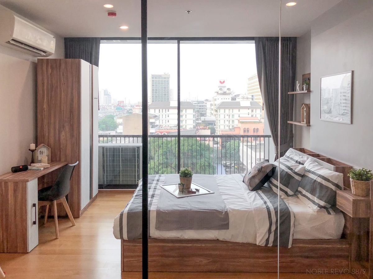 ให้เช่าคอนโดสาทร นราธิวาส : Noble Revo Silom (โนเบิล รีโว สีลม) for Rent (1bed1bath 35sqm)