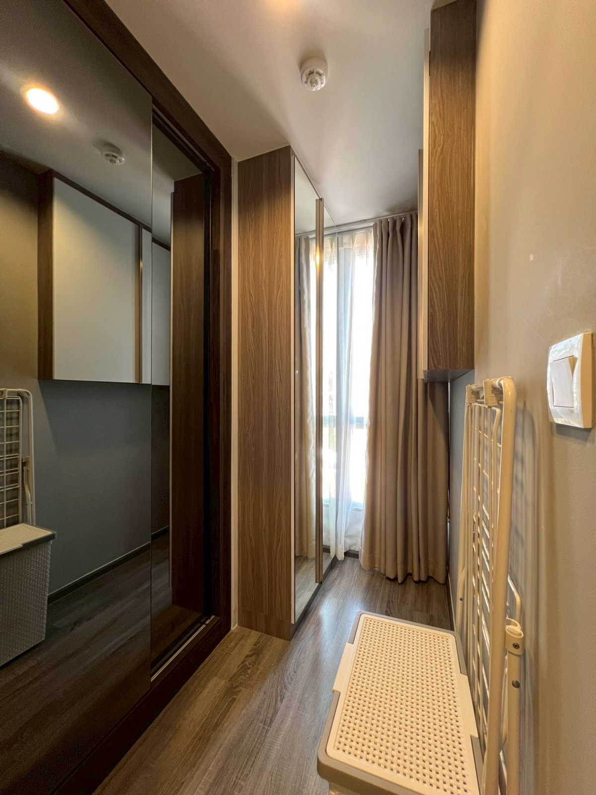 ให้เช่าคอนโดสุขุมวิท อโศก ทองหล่อ : ให้เช่า ไอดีโอ โมบิ สุขุมวิท 40 (Low Rise) ห้องสวย ราคาดีสุดในตึก เฟอร์ครบตามภาพ พร้อมเข้าอยู่ ไม่มี Defect 