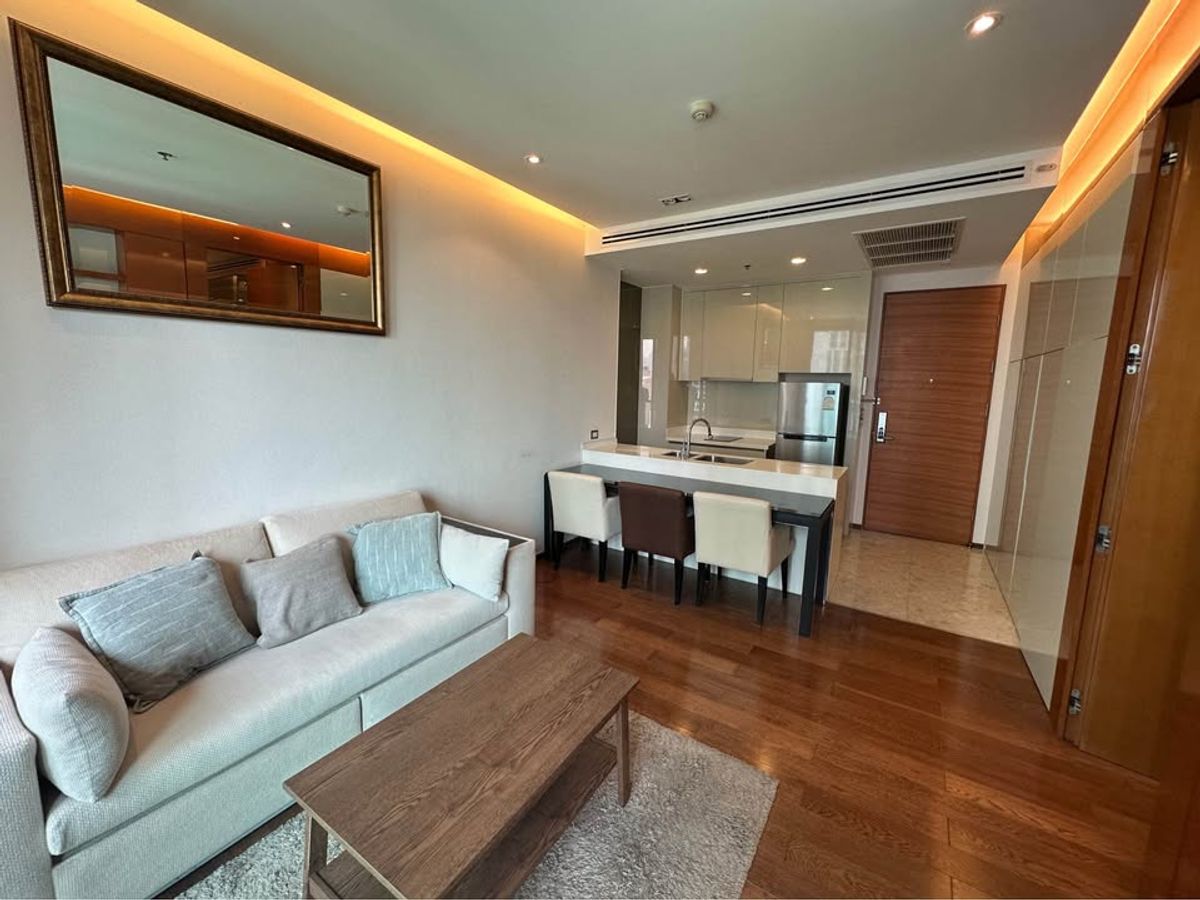 For RentCondoSukhumvit, Asoke, Thonglor : 🏡 For Rent! Luxury Condo in the Heart of Sukhumvit @ The Address Sukhumvit 28 Fully furnished, move-in ready with a private balcony. Just steps from BTS Phrom Phong and EmQuartier.