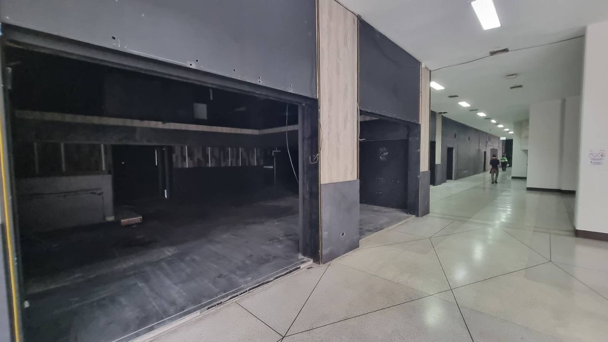For RentRetail SpaceSukhumvit, Asoke, Thonglor : Thonglor for rent 640 sq.m., making a shop, 40 meters wide, 12 meters deep, suitable for restaurants, stock stores, storage storage, many types of business, 320 baht/sq.m.  