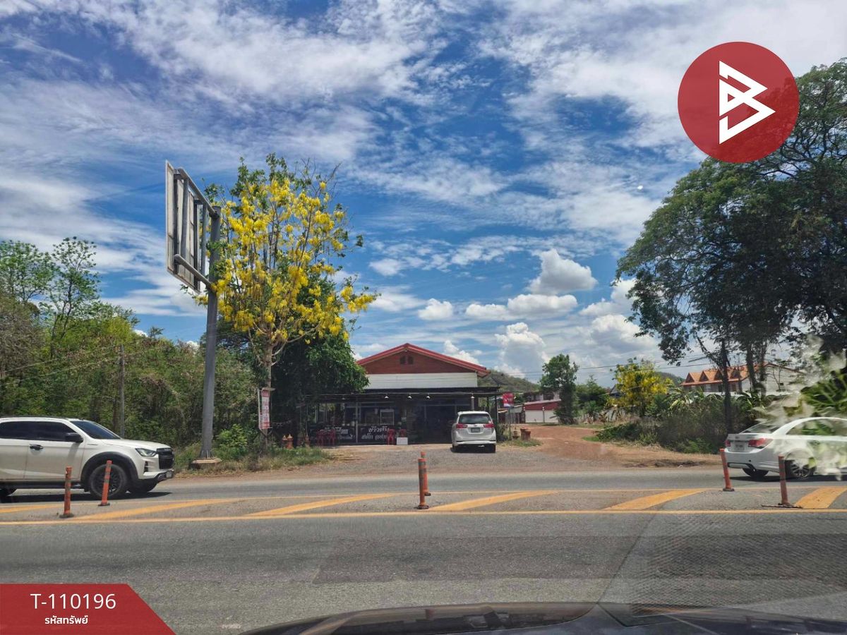 For SaleLandPhichit : Land for sale with buildings, area 1 work, 64 sq.wah, Thap Khlo Phichit