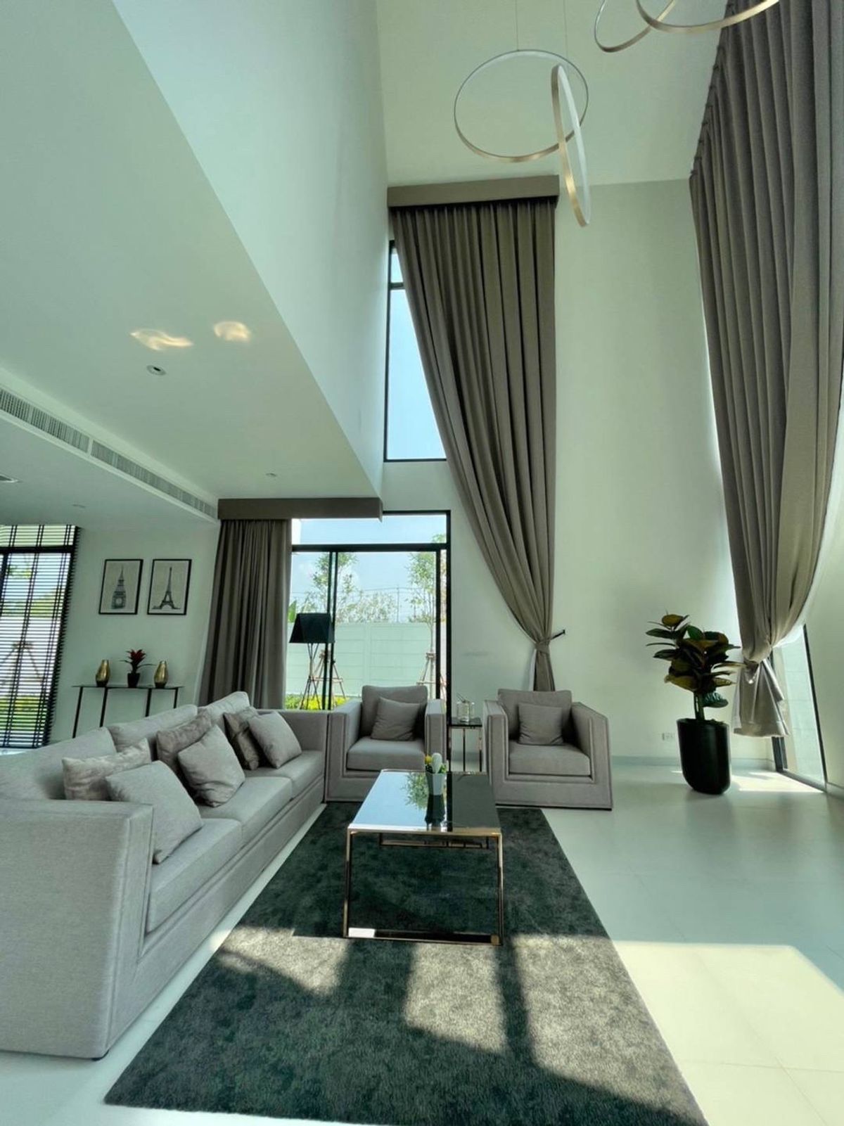 ให้เช่าบ้านนวมินทร์ รามอินทรา : 📢👇บ้านหรู พร้อมสระว่ายน้ำส่วนตัว พื้นที่กว้างขวาง ตกแต่งแบบ Modern โปร่ง สบาย บ้านเลขที่เป็นมงคล