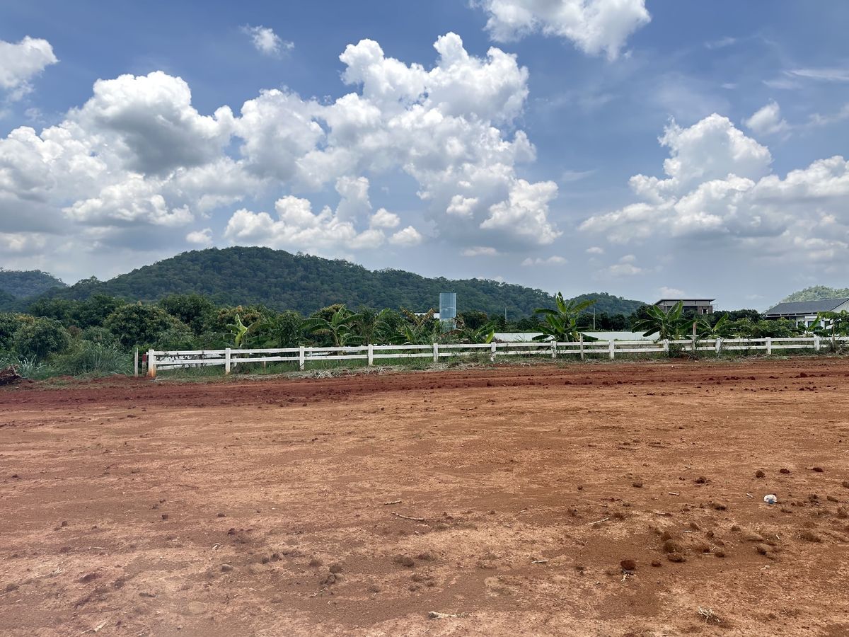 For SaleLandPak Chong KhaoYai : The land is very beautiful, 360 degree view of the mountain, 517 meters above sea level, 3.59 rai.