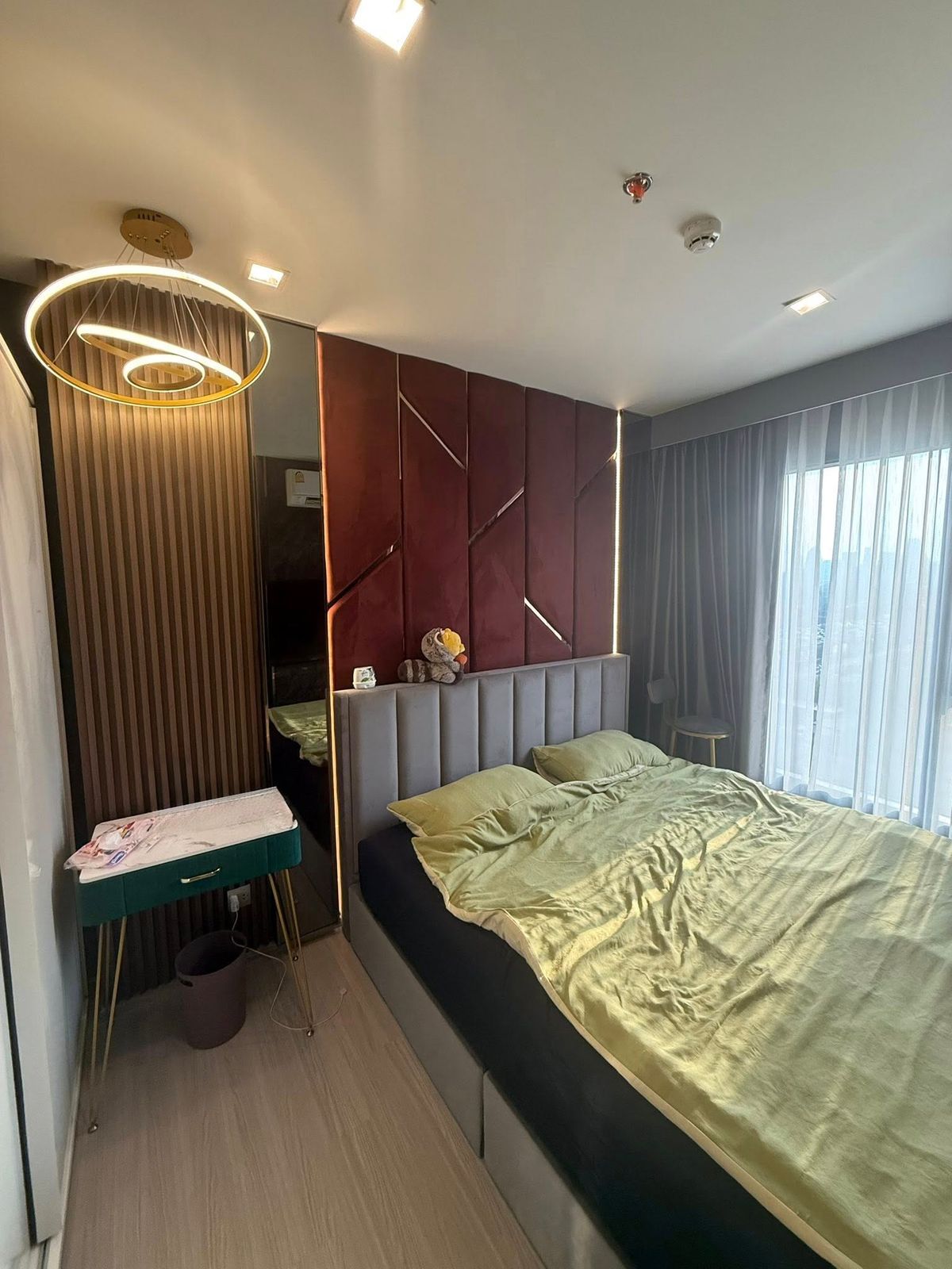 ให้เช่าคอนโดพระราม 9 เพชรบุรีตัดใหม่ RCA : 💼 ปล่อยเช่า / ขาย Life Asoke Hype | ห้องแต่งครบ Built-in + ทีวี 65 นิ้ว! 1 ห้องนอน 32 ตร.ม. | ชั้น 12A | เริ่มต้นเพียง 25,000 บาท/เดือน