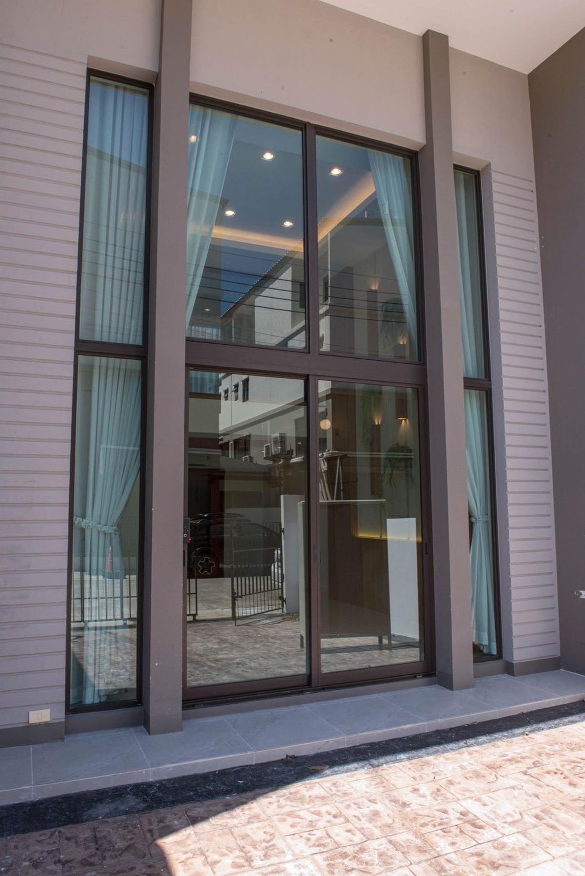 For SaleTownhomePattanakan, Srinakarin : Urgent sale !! Patio Pattanation 32 (Patio Rama 9 - Phatthanakan), complete, beautiful, never rented.