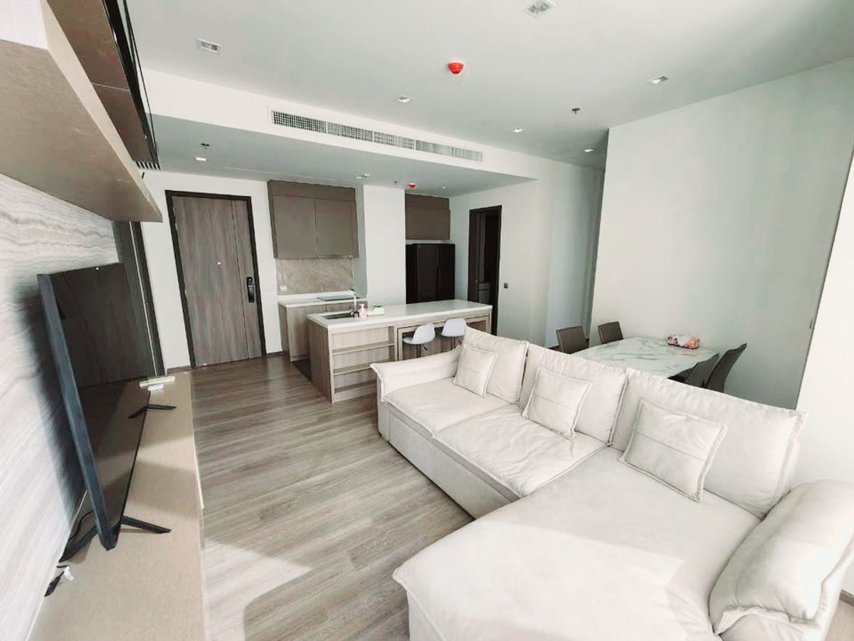 ให้เช่าคอนโดสาทร นราธิวาส : For rent- 2 plus 1 bedroom condo very close to  Shrewsbury international schools ( Rhythm Charoenkrung Pavilion) Contact Aey  Tel/Line: 093-939-7861 