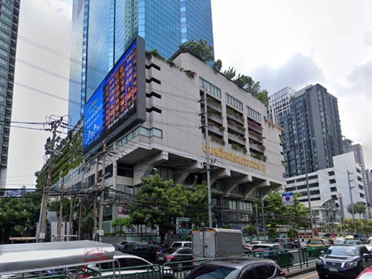 For RentOfficeRama9, Petchburi, RCA : Office for rent/office, Charn Isara Building Usable space 193, M. 4 rooms, 4 bathrooms, 3 car parks, Phetchaburi-Rama 9 Road, rental price 120,000 baht/
