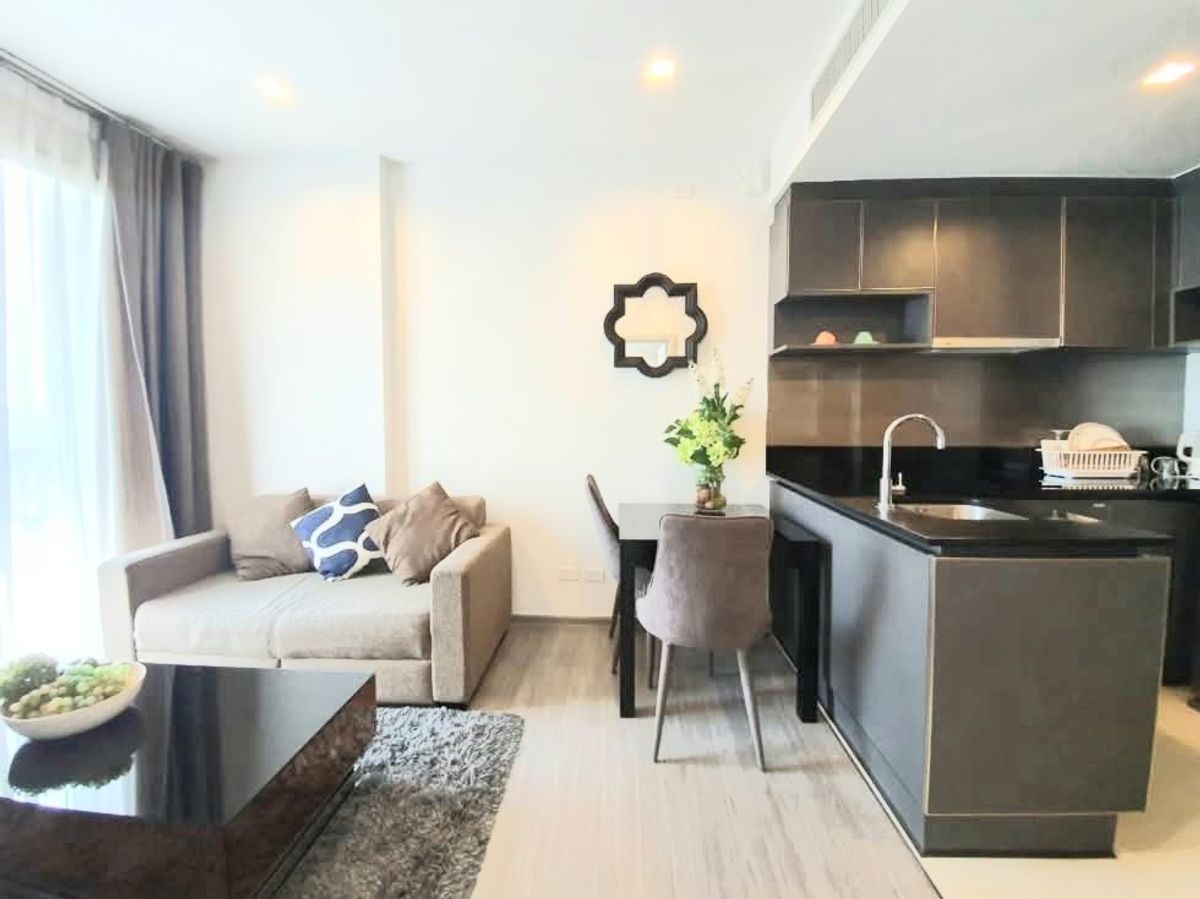 ขายคอนโดวงเวียนใหญ่ เจริญนคร : ขายคอนโดห้องสวยติด BTS วงเวียนใหญ่ Nye by Sansiri (1 ห้องนอน 36 ตรม.) ติดต่อ 086-795-9997 (จิมมี่)