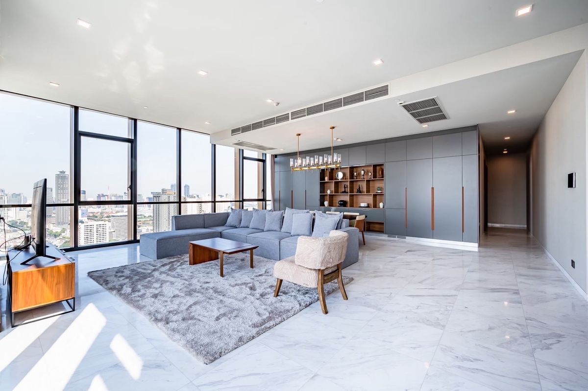 For RentCondoSukhumvit, Asoke, Thonglor : 📢👇Very special luxury unit, the best unblocked city view, fully furnished. Ready to move in this 4 th of May