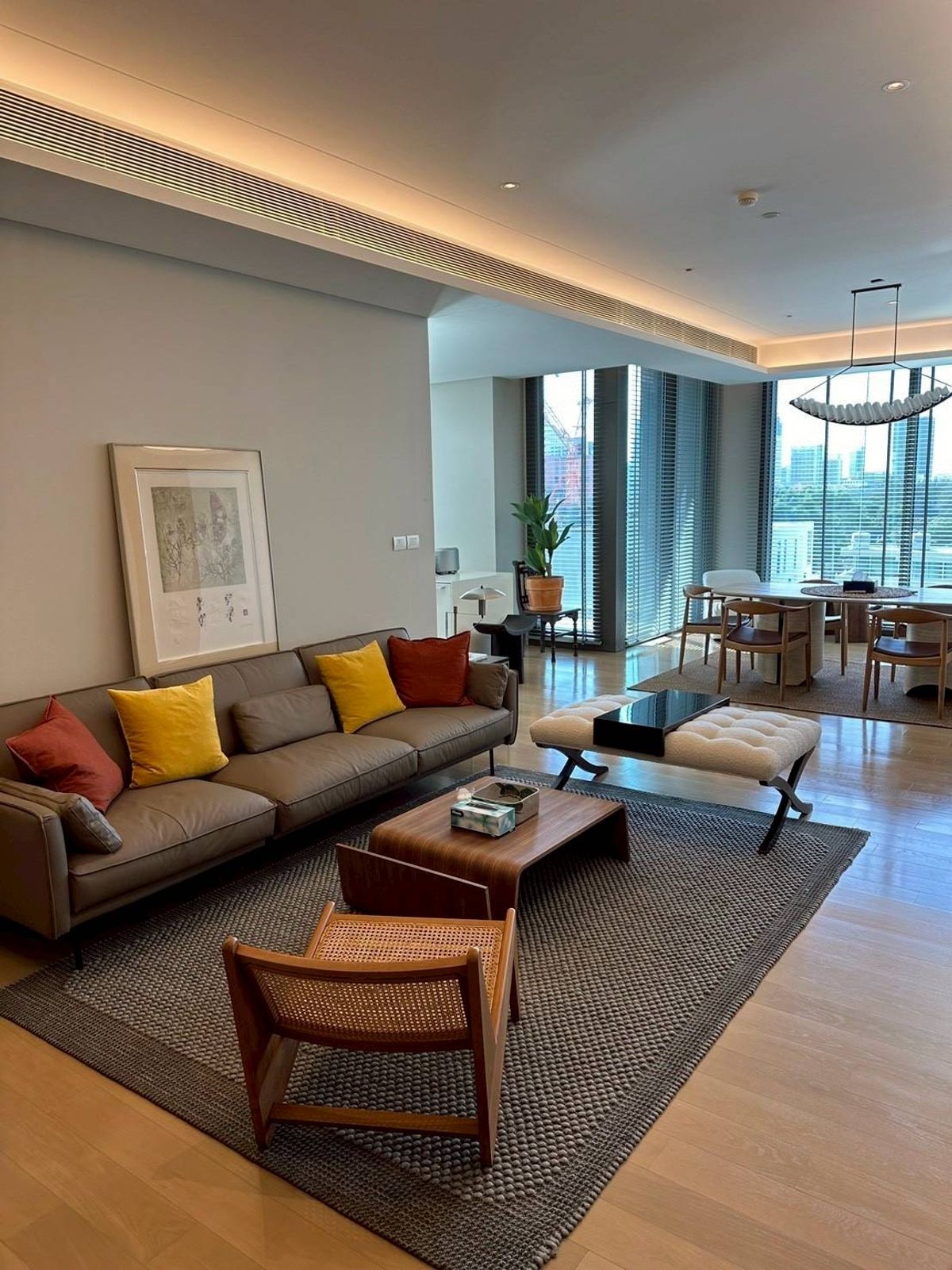 For RentCondoWitthayu, Chidlom, Langsuan, Ploenchit : ♦ Best Price ♦ Floor 05 ++ 169.00 sq.m. | 2 bedrooms, 3 bathrooms | Near Central Chidlom 6 minutes, BTS Chidlom 7 minutes, Central Embassy 7 minutes  