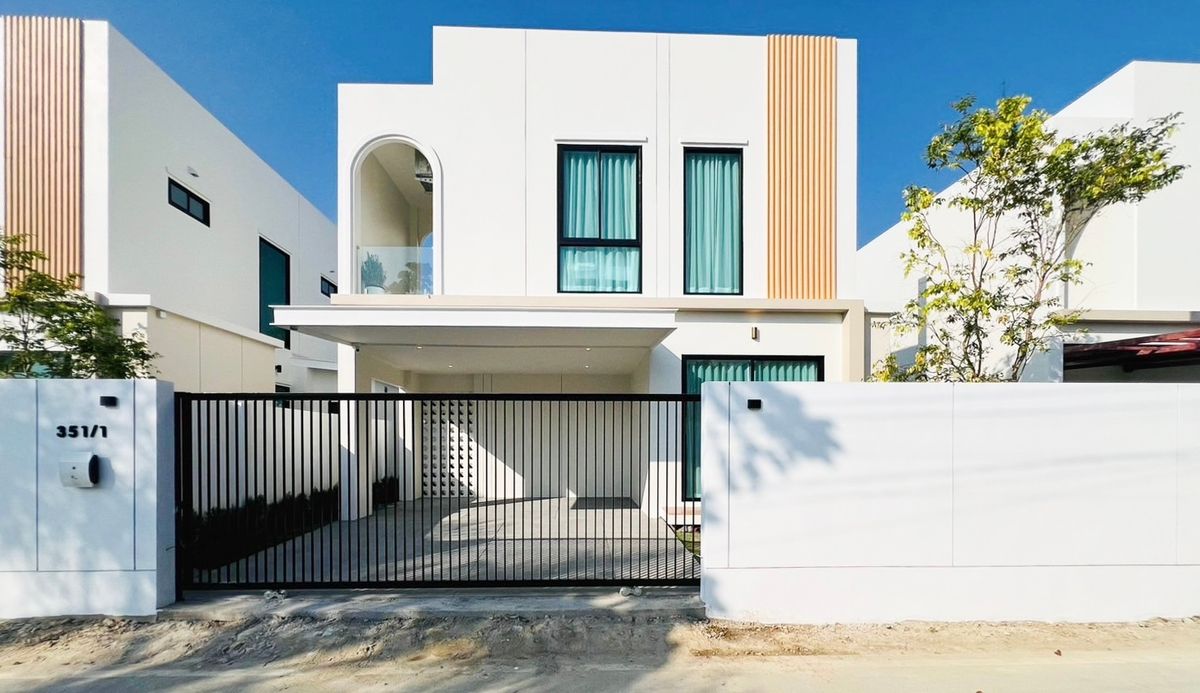 For RentHouseChiang Mai : Rent a detached house Near Wang Tan Village, San Phak Wan Subdistrict, Chiang Mai after the field of rice fields