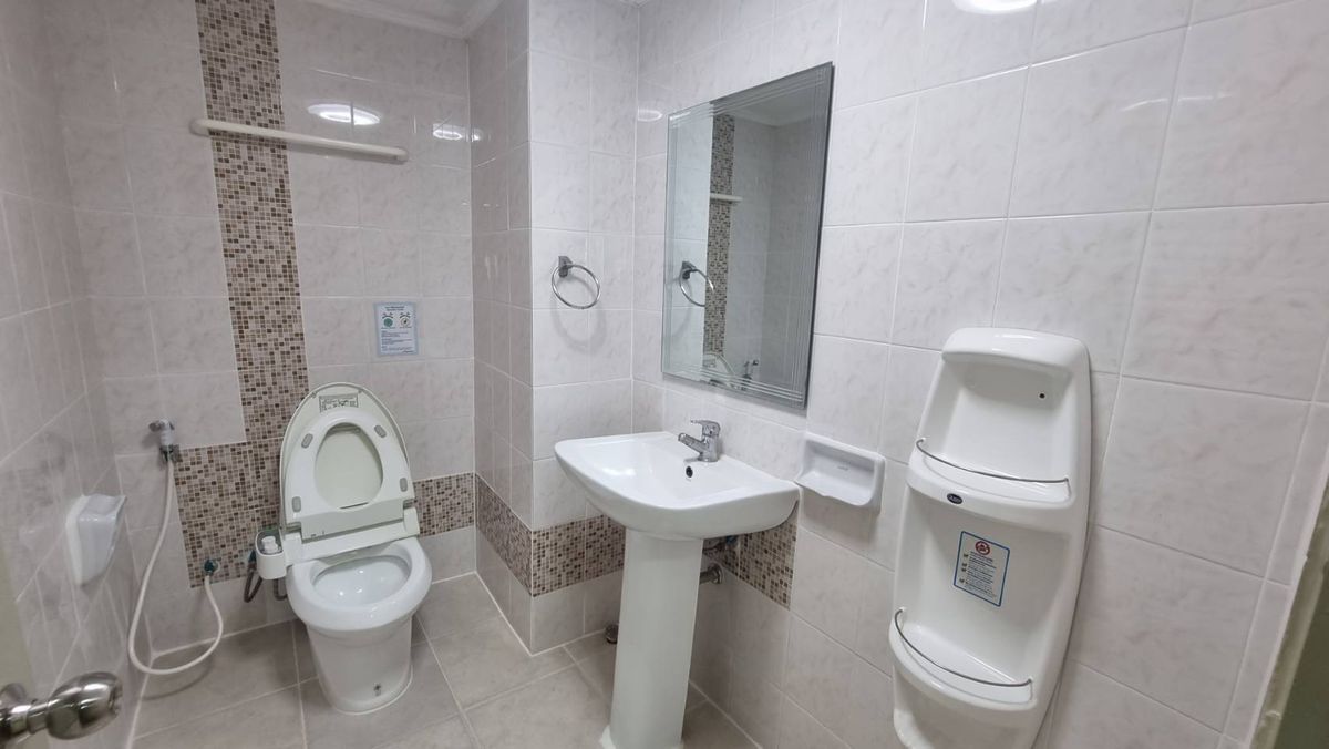 ให้เช่าสุขุมวิท อโศก ทองหล่อ : Pet friendly พร้อมพงษ์ ให้เช่าอพาร์ทเมนท์ 3ห้องนอน 4 ห้องน้ำ 280 ตร.ม. ชั้น 12 มีรถตุ๊กๆให้บริการ ฟรี Wifi