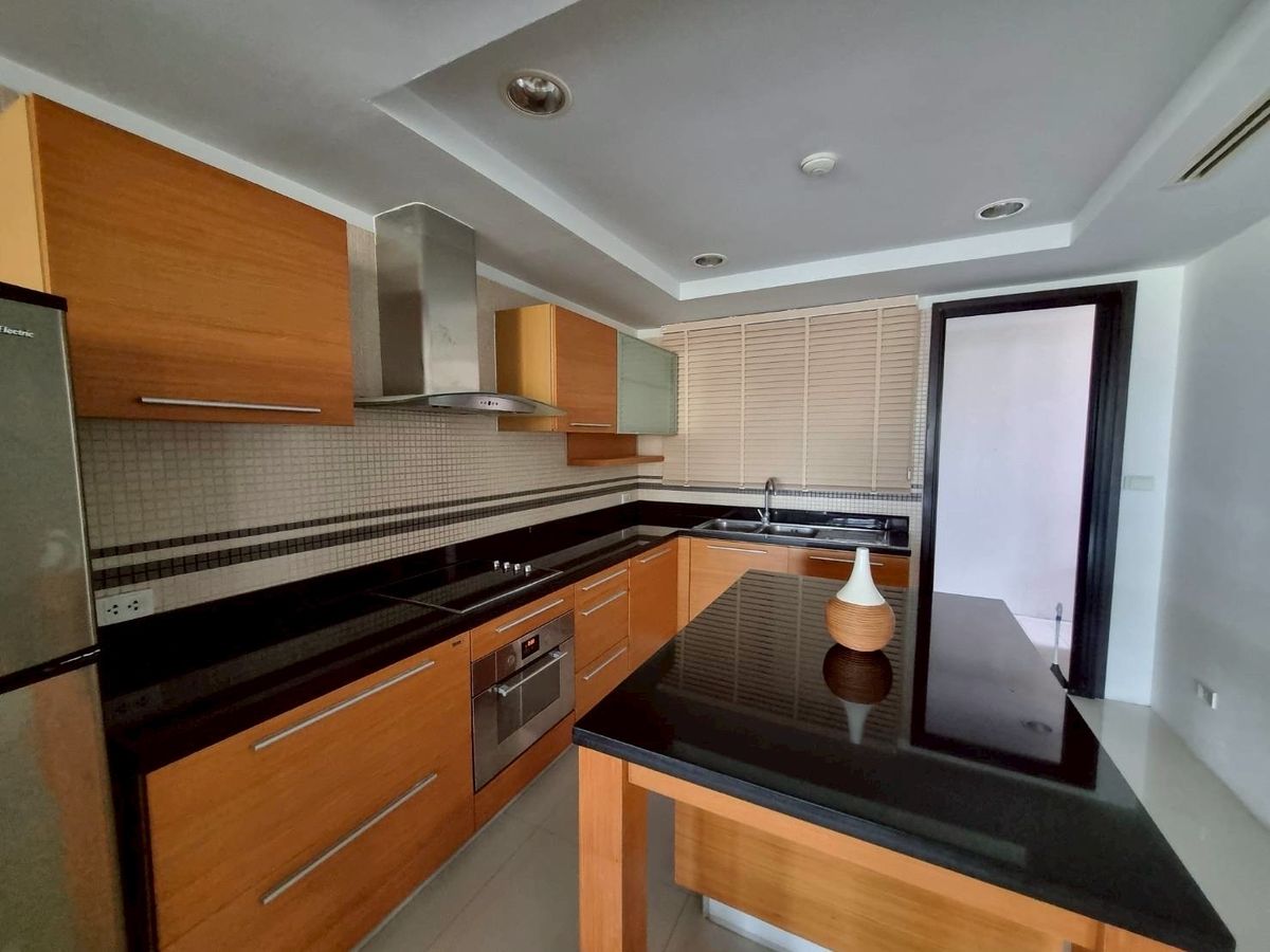 ให้เช่าคอนโดสาทร นราธิวาส : The Lanai Sathorn For Rent( pet friendly )
