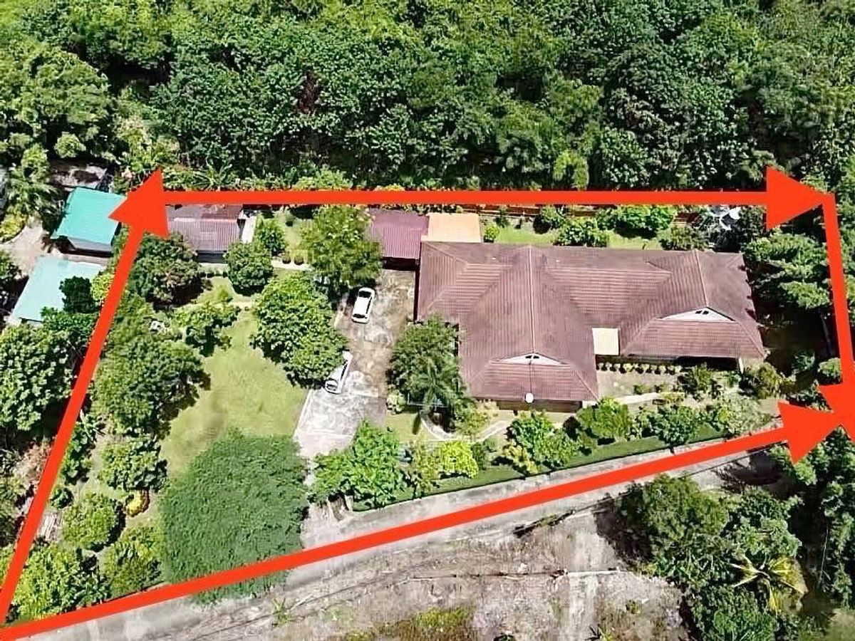 For SaleLandChiang Mai : Land for sale with house, Doi Suthep, Hang Dong, Chiang Mai, beautiful plot 1.5 rai (600 square wah), 20,000 baht.