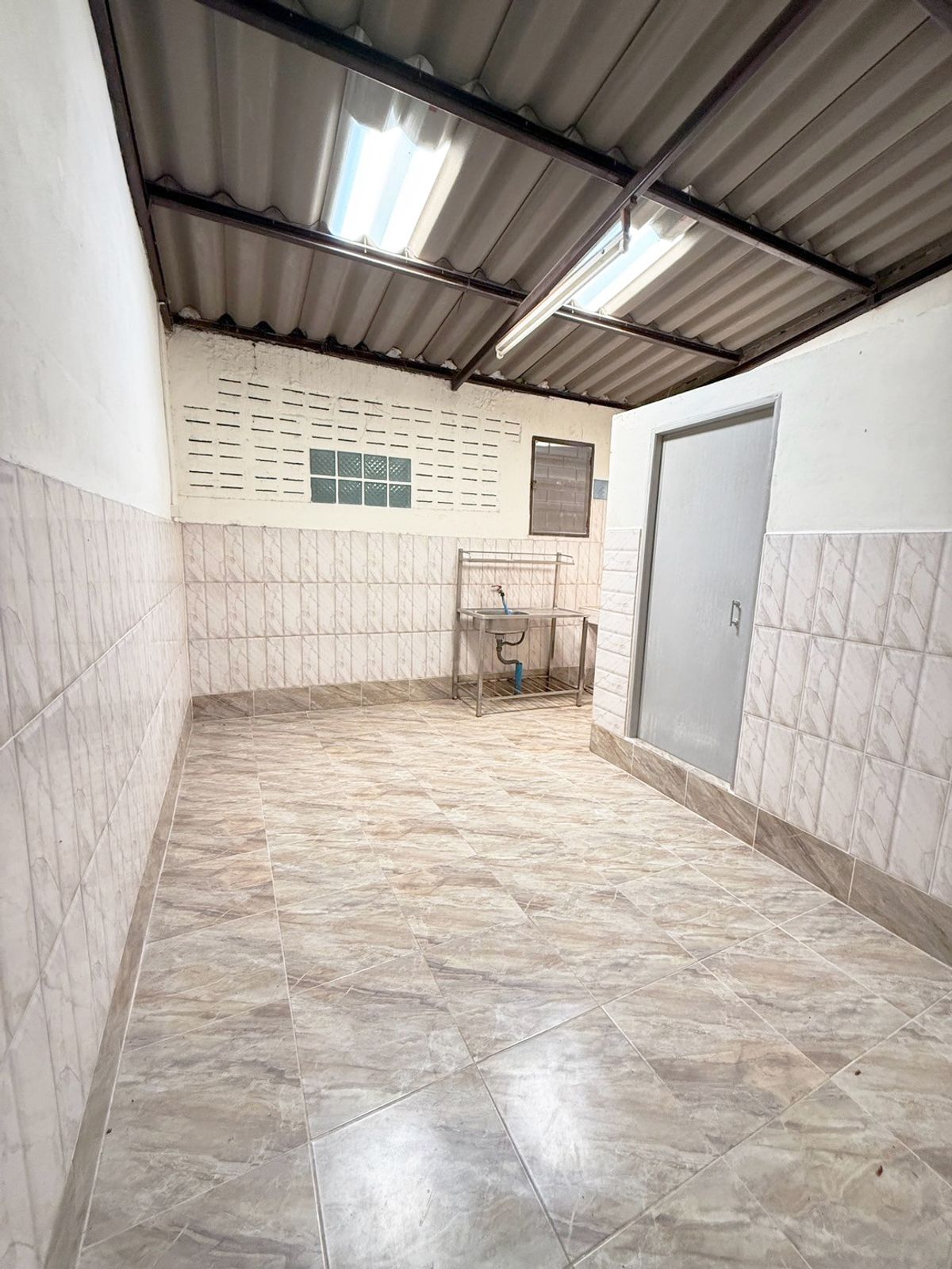 ขายทาวน์โฮมมีนบุรี-ร่มเกล้า : K-6356 ขายด่วน ! ทาวน์โฮม โครงการ วาสนา หทัยราษฎร์ 11 บ้านเปล่า 