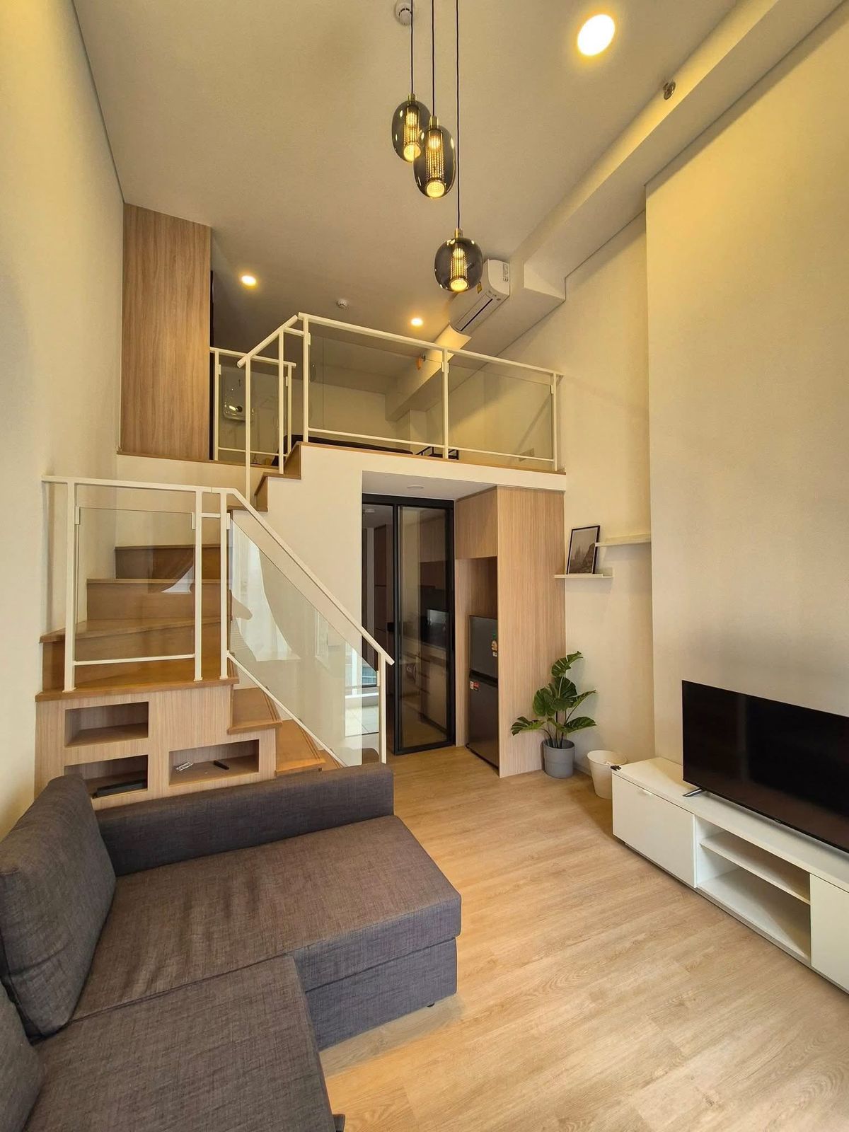 For RentCondoRama9, Petchburi, RCA : Landmark @mrta station (Siamese Rama 9) 1 bedroom | 1 bathroom | 1 living room | 37.5 sq.m. | Floor 14 L Building B, only 24,000 baht/month