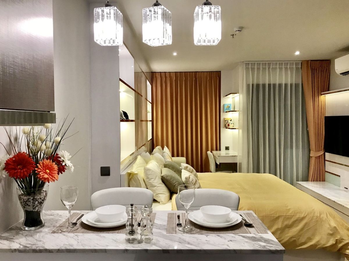 ให้เช่าคอนโดสุขุมวิท อโศก ทองหล่อ : (for rent) RHYTHM Ekkamai ใกล้รถไฟฟ้า BTS เอกมัย