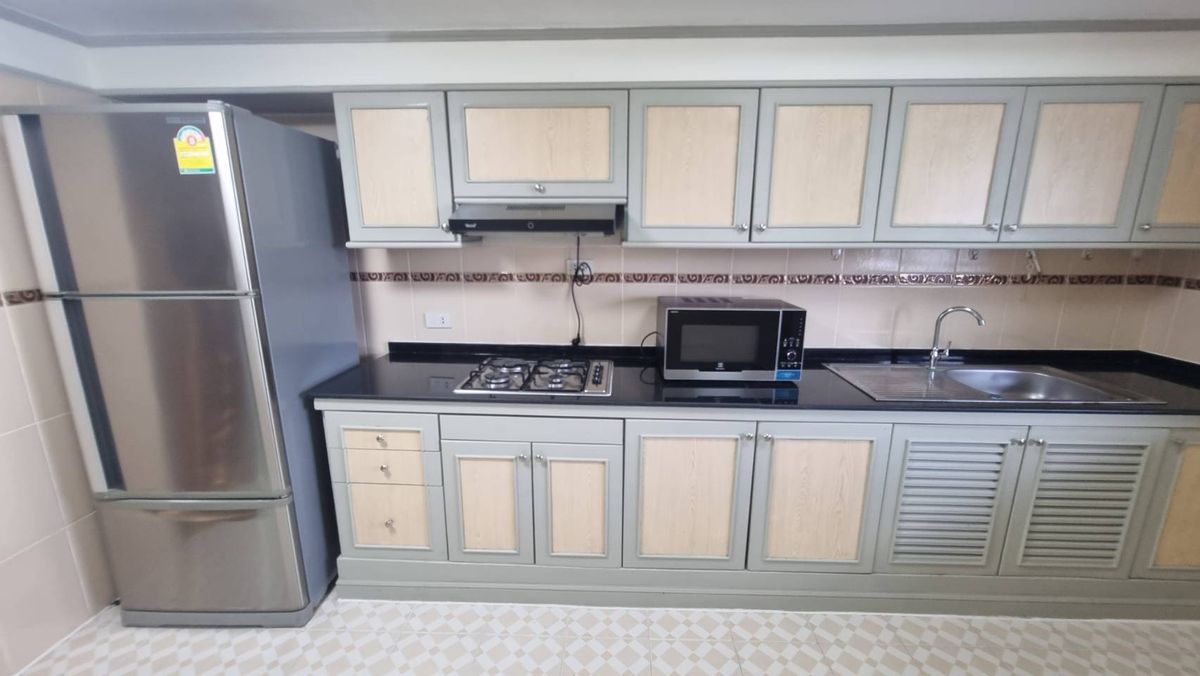 ให้เช่าสุขุมวิท อโศก ทองหล่อ : Pet friendly พร้อมพงษ์ ให้เช่าอพาร์ทเมนท์ 3ห้องนอน 4 ห้องน้ำ 280 ตร.ม. ชั้น 12 มีรถตุ๊กๆให้บริการ ฟรี Wifi