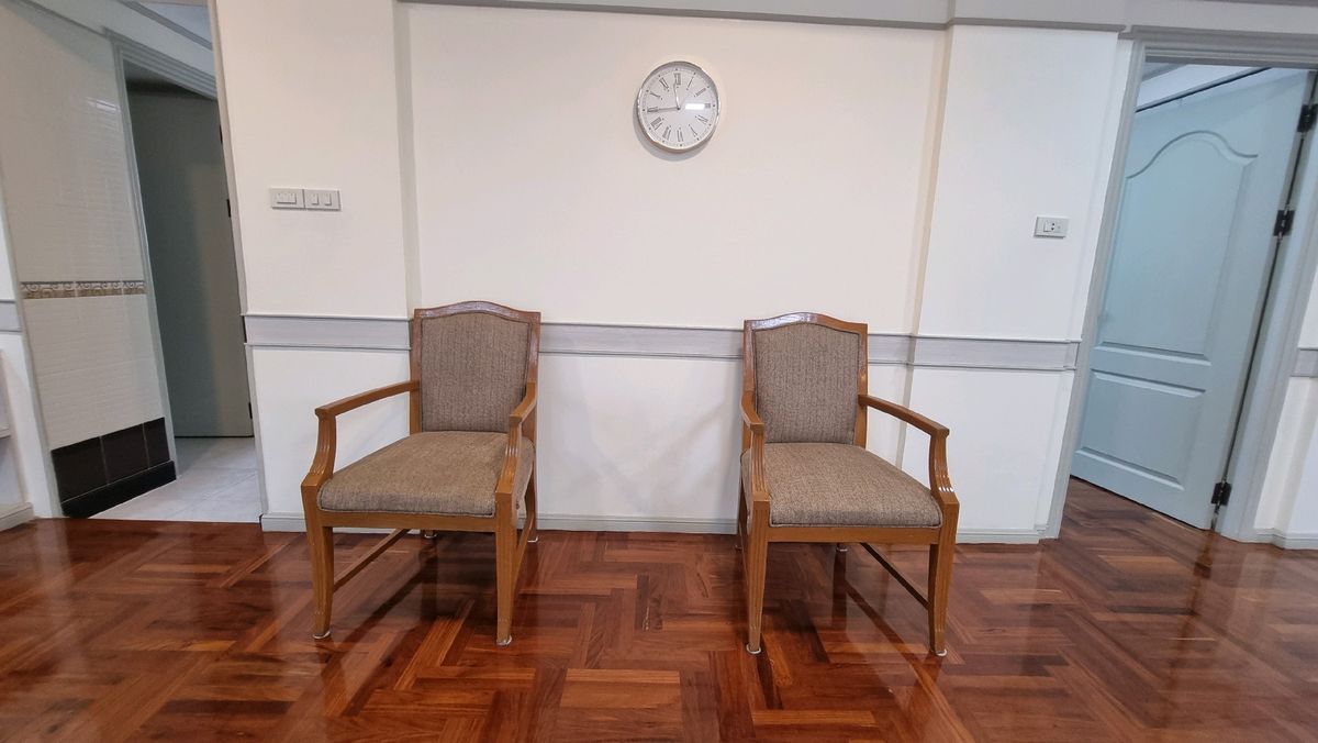 ให้เช่าสุขุมวิท อโศก ทองหล่อ : Pet friendly พร้อมพงษ์ ให้เช่าอพาร์ทเมนท์ 3ห้องนอน 4 ห้องน้ำ 240 ตร.ม.  ชั้น 6 มีรถตุ๊กๆให้บริการ ฟรี Wifi