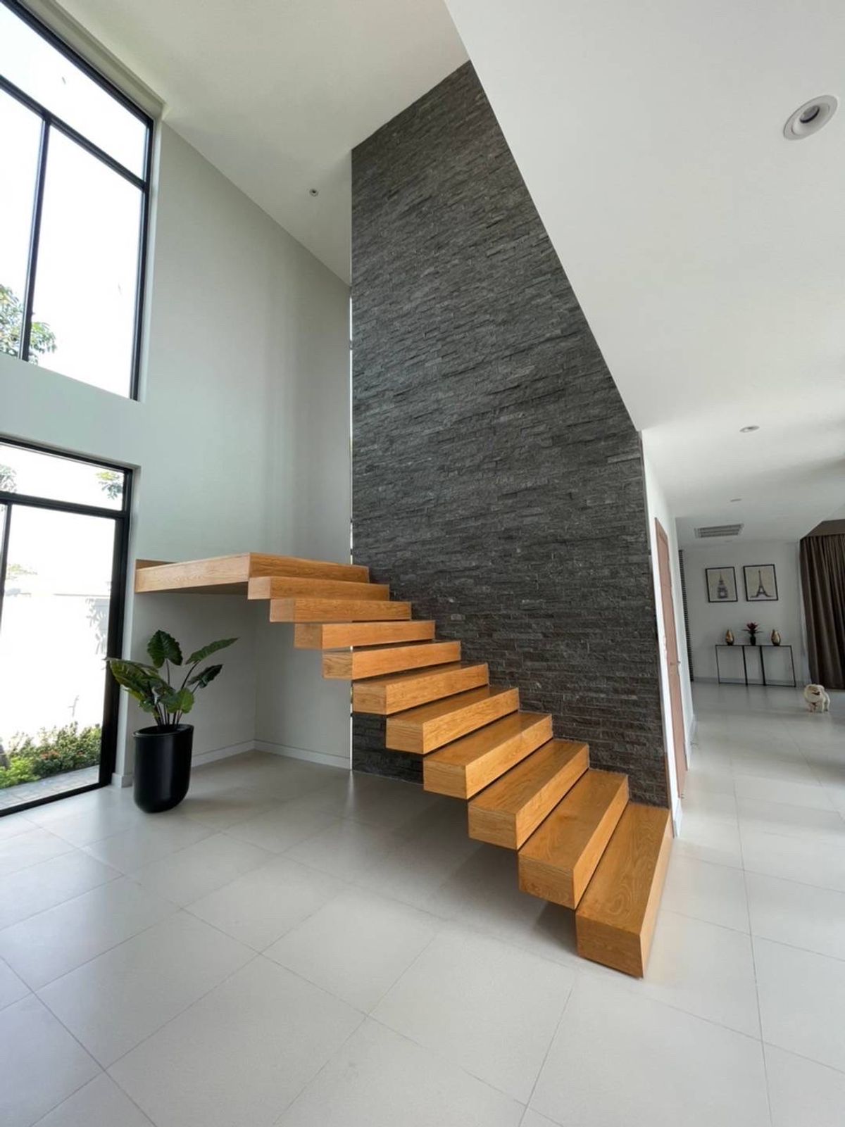 ให้เช่าบ้านนวมินทร์ รามอินทรา : 📢👇บ้านหรู พร้อมสระว่ายน้ำส่วนตัว พื้นที่กว้างขวาง ตกแต่งแบบ Modern โปร่ง สบาย บ้านเลขที่เป็นมงคล