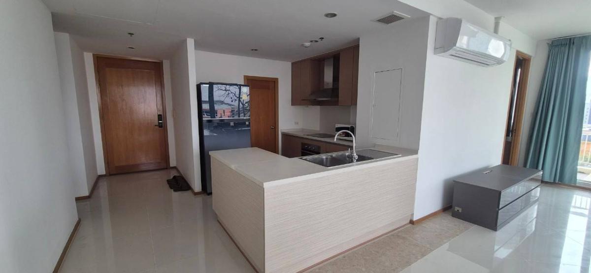 For RentCondoSathorn, Narathiwat : The Empire Place, 3 bed, 160000 per month