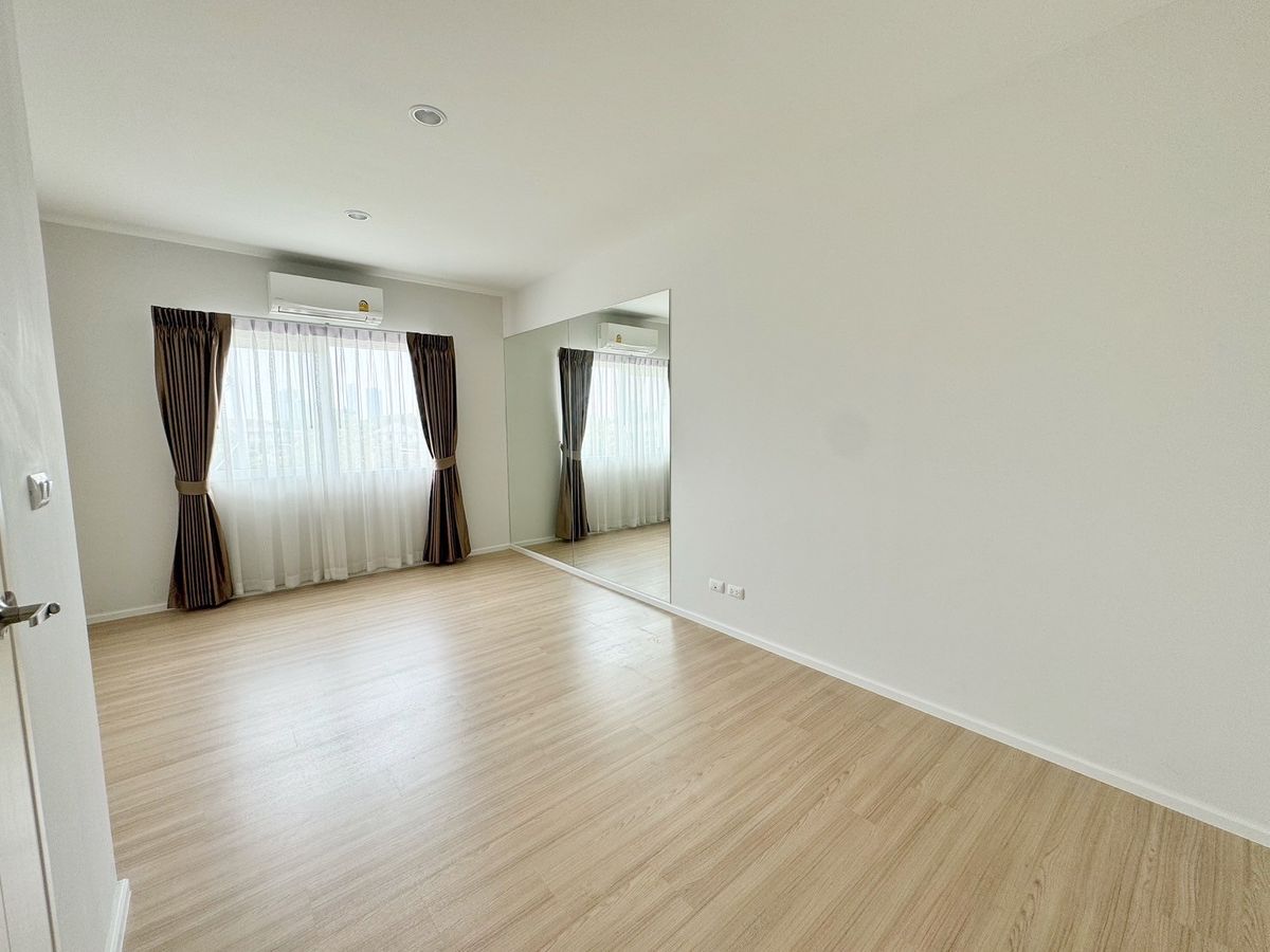 ขายทาวน์โฮมลาดกระบัง สุวรรณภูมิ : บ้านกลางเมือง สวนหลวง / 3 ห้องนอน (ขาย), Baan Klang Muang Suanluang / 3 Bedrooms (FOR SALE) FON064