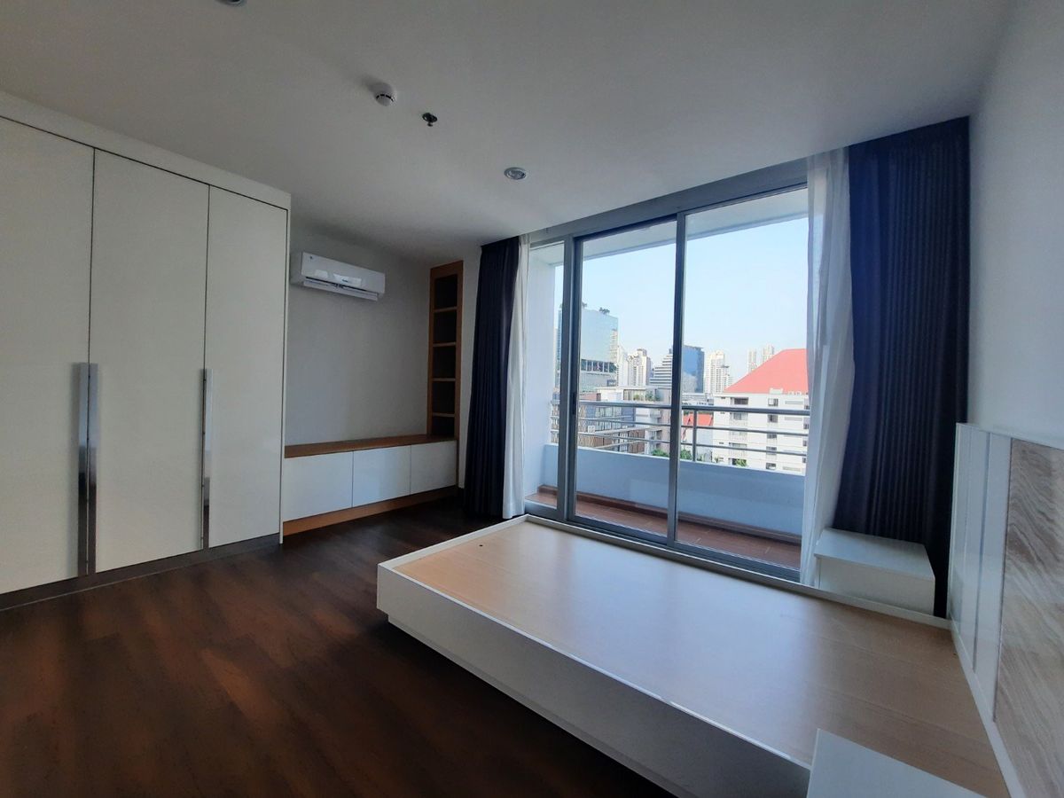 For RentSukhumvit, Asoke, Thonglor : 3 br apartment in phrom phong 150 SQM, new renovated room, luxury, near Bens garden near Emquatier 95,000