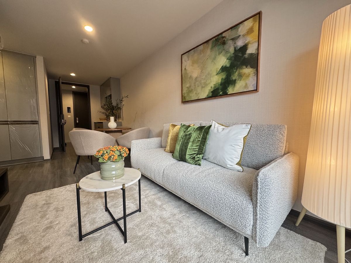 For RentCondoSukhumvit, Asoke, Thonglor : Rental of Ideo Mobi Sukhumvit 40 (Low Rise). The new room has just finished decorating, full of fir, ready to stay, no Defect  