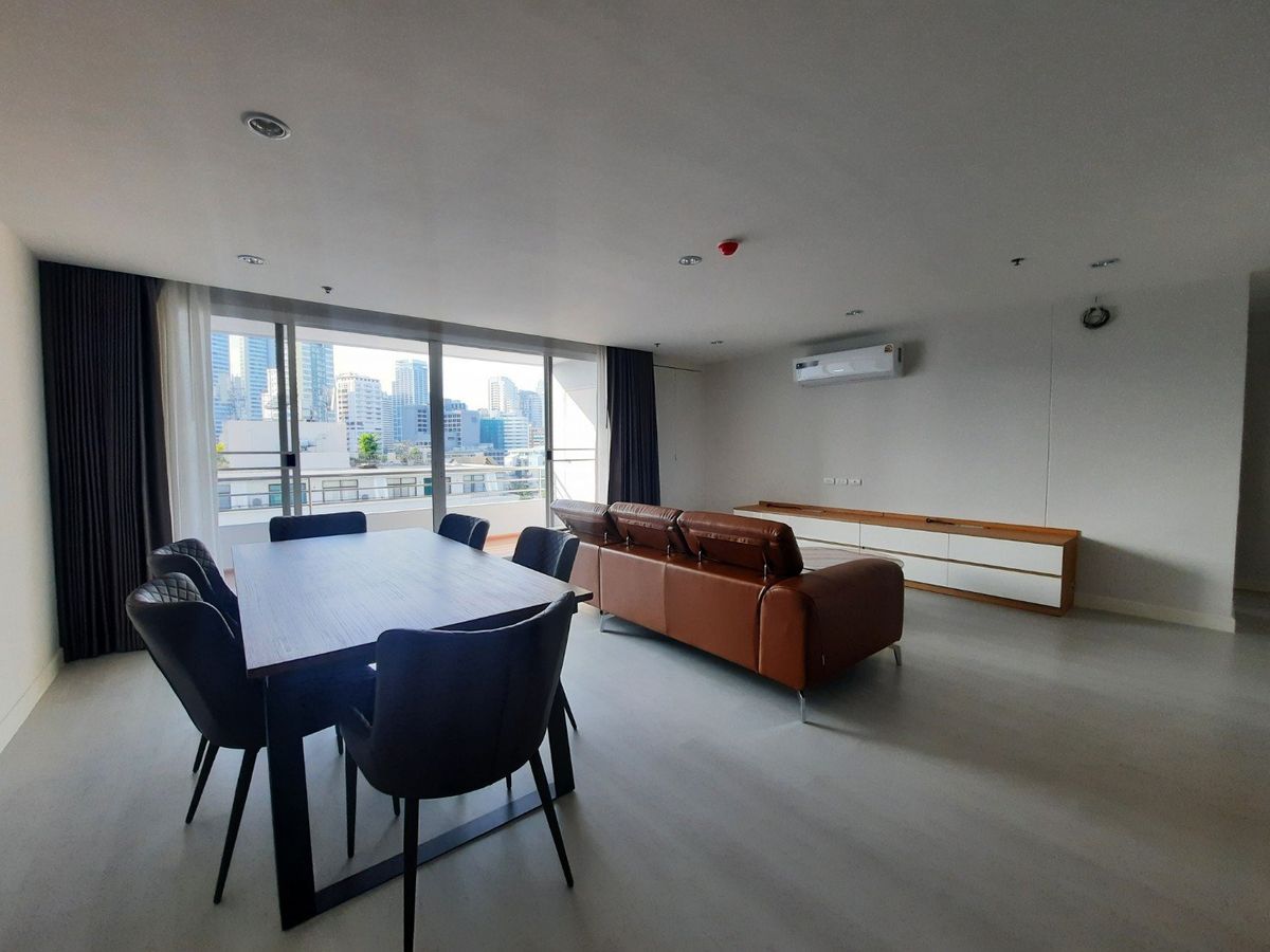 For RentSukhumvit, Asoke, Thonglor : 3 br apartment in phrom phong 150 SQM, new renovated room, luxury, near Bens garden near Emquatier 95,000