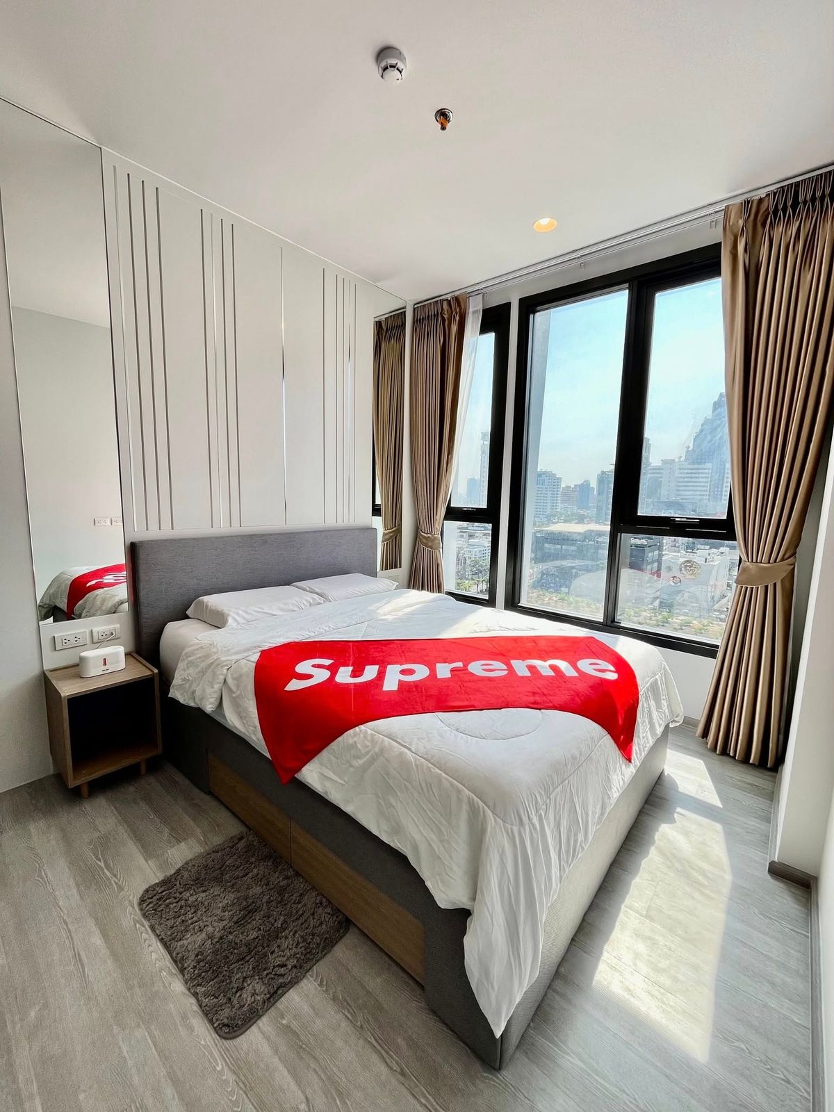 For RentCondoSukhumvit, Asoke, Thonglor : For Rent & GT; & GT; XT EKKAMAI & GT; & GT; Next to Ekkamai Road, near BTS Ekkamai, Floor 11, Room size 30 sq.mother, complete decorative furniture with electrical appliances #LV-MO1759