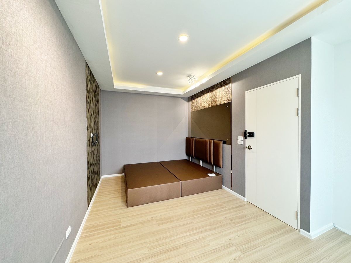 ขายทาวน์โฮมลาดกระบัง สุวรรณภูมิ : บ้านกลางเมือง สวนหลวง / 3 ห้องนอน (ขาย), Baan Klang Muang Suanluang / 3 Bedrooms (FOR SALE) FON064