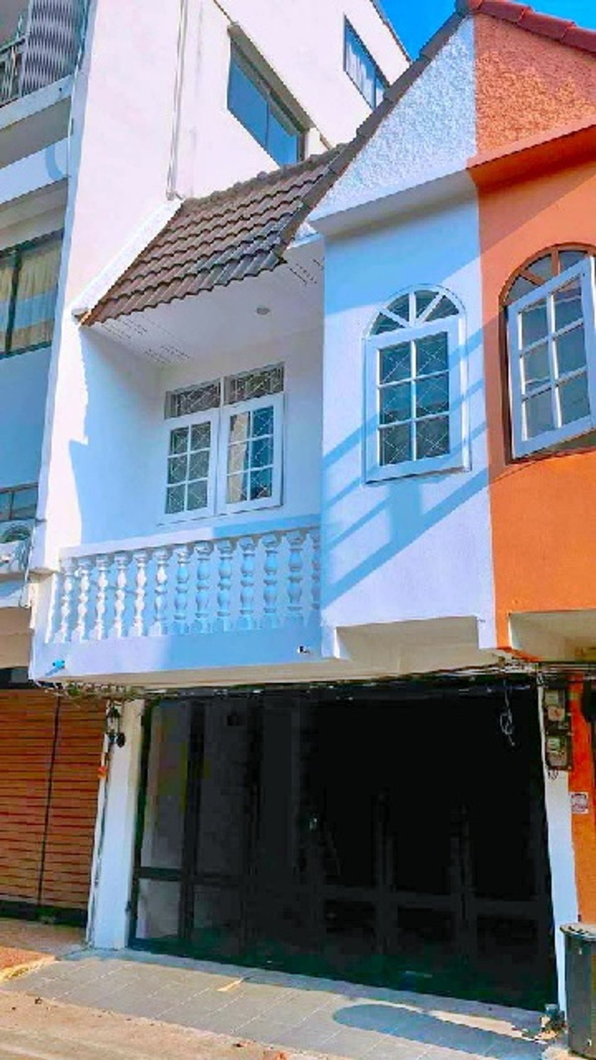 For RentTownhomeOnnut, Udomsuk : BTS Udomsuk 2 km for rent, 2 -story Townhouse, 18 sq.w. 150 sq.m., Glory International School, Singapore 800 m.