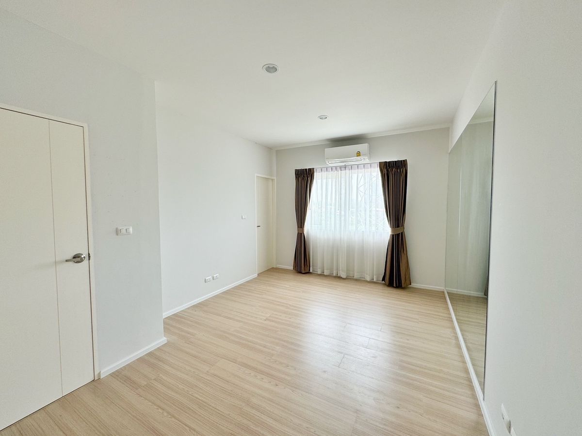 ขายทาวน์โฮมลาดกระบัง สุวรรณภูมิ : บ้านกลางเมือง สวนหลวง / 3 ห้องนอน (ขาย), Baan Klang Muang Suanluang / 3 Bedrooms (FOR SALE) FON064