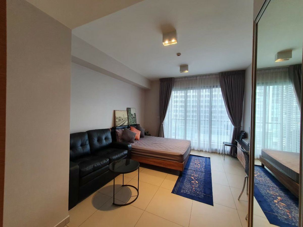 For RentCondoSukhumvit, Asoke, Thonglor : 28 sqm studio condo at The Lofts Ekkamai for rent 20,000THB per month, Ekkamai BTS.