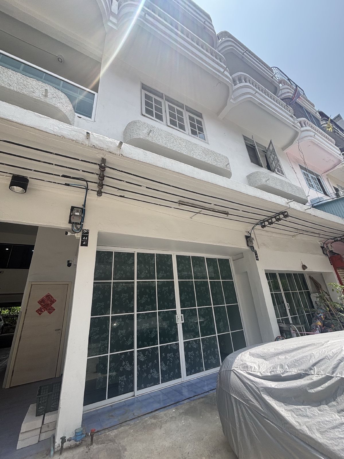 For RentTownhomeThaphra, Talat Phlu, Wutthakat : Rent a house in the area of ​​Wutthakat, Talat Phlu, 3 and a half floors. Parking 1 car, 2, 2 bedrooms