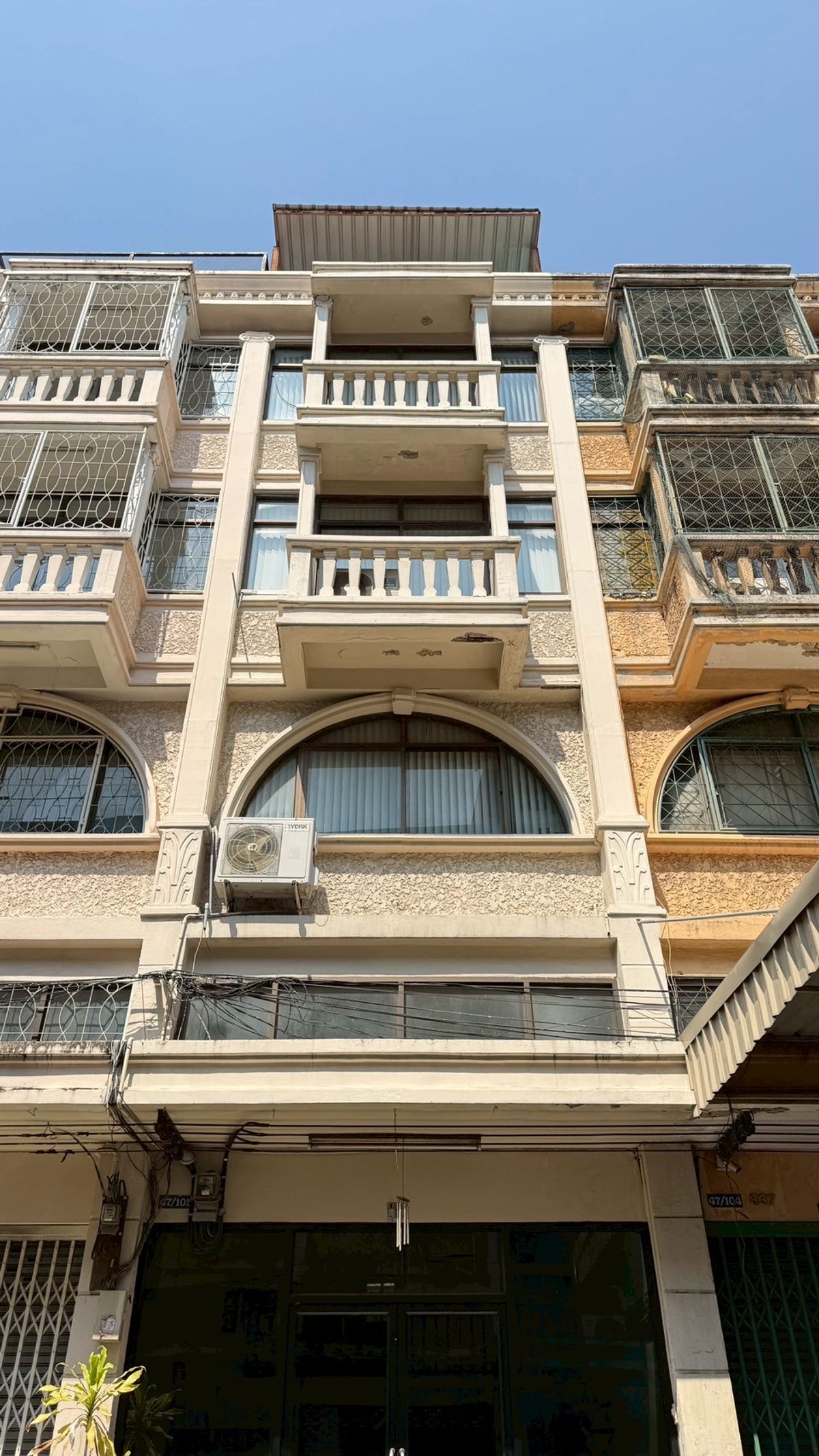 For SaleShop HouseBang kae, Phetkasem : 4.5 -storey commercial building, decorated with residence Or can be made into an office