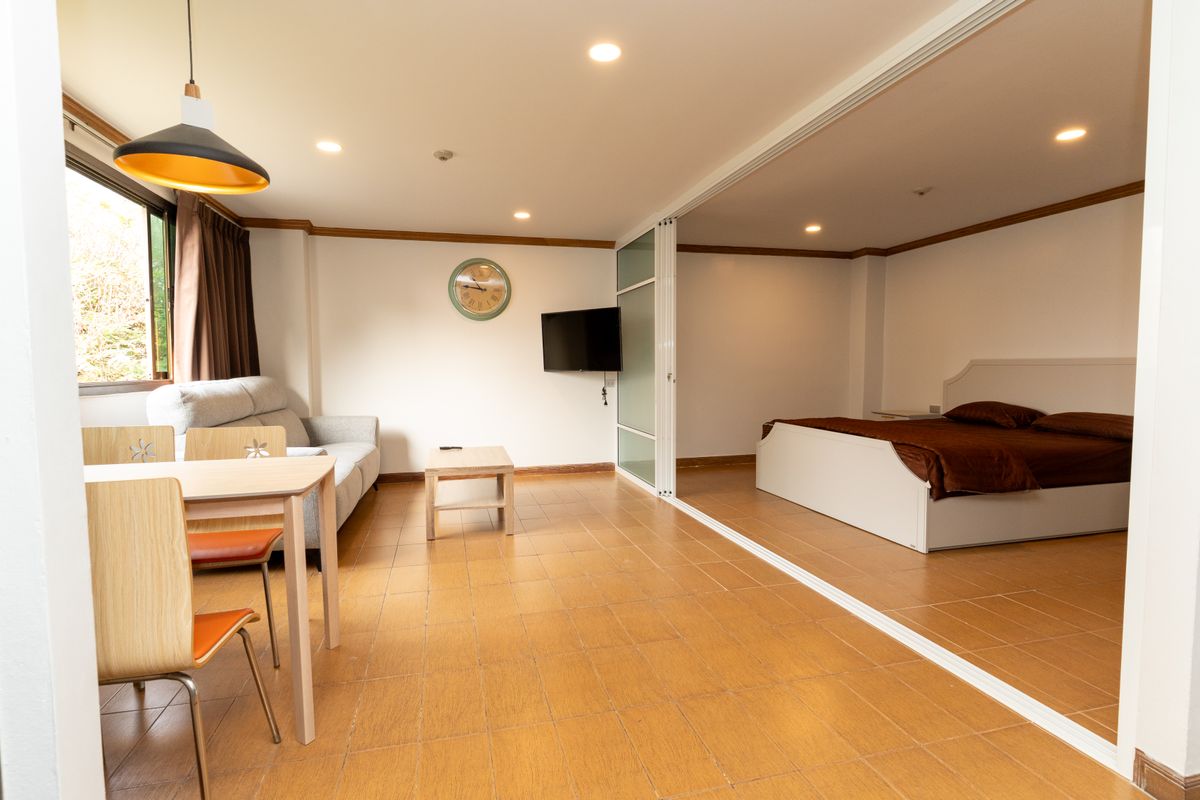 For RentWitthayu, Chidlom, Langsuan, Ploenchit : Rental of Apartment 2 Bedrooms, Floor 3 (Low Rise) in Soi Ruamrudee 5, Wireless Road