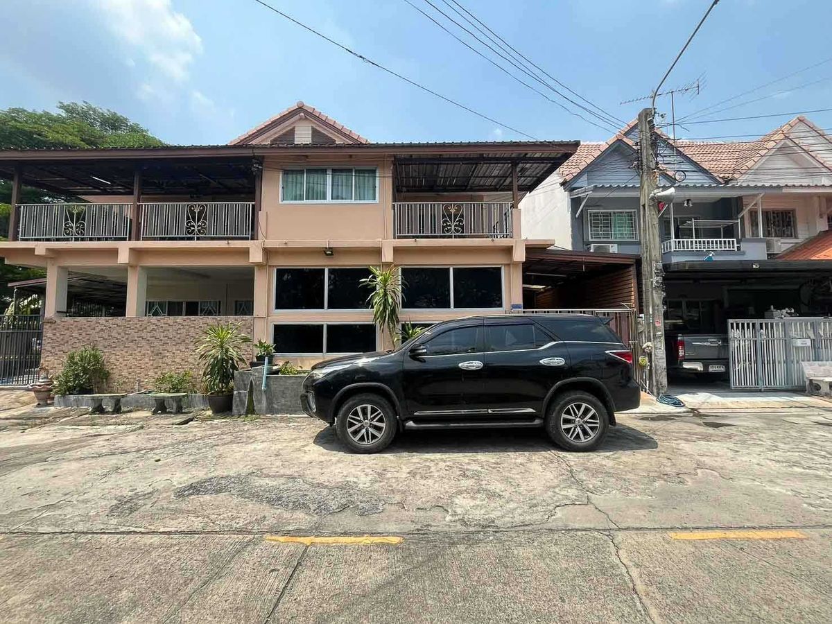ขายบ้านนวมินทร์ รามอินทรา : ขายบ้านแฝด หมู่บ้านรัชธานี 6 140 ตร.ม. ใกล้ ตลาดนัดสายไหม