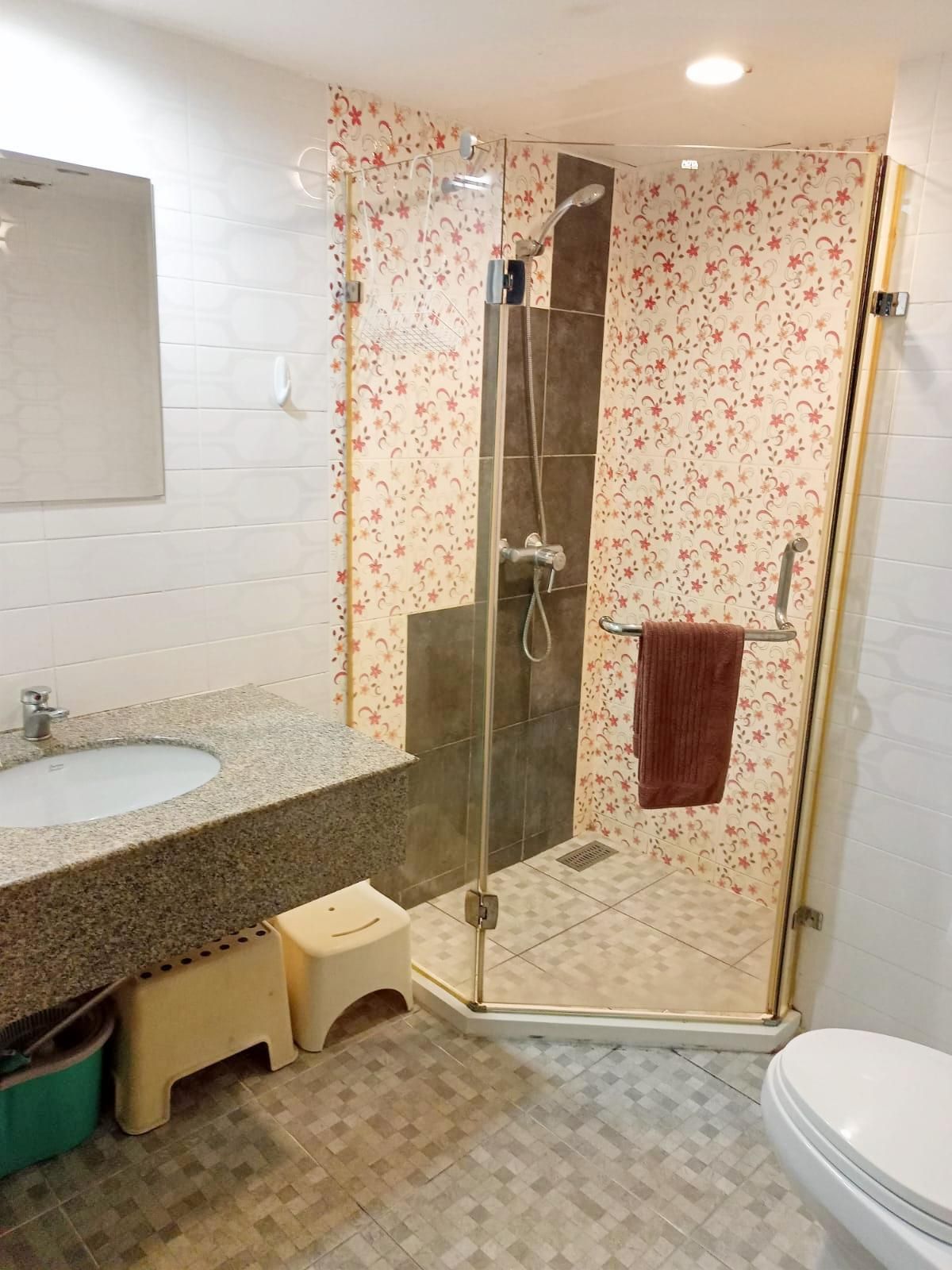 คอนโดนานา : ขาย/ให้เช่า Omni Tower 105 ตรม. 3 นอน 2 น้ำ ชั้น 15 สุขุมวิท ซ. 4 ใกล้ BTS นานา 