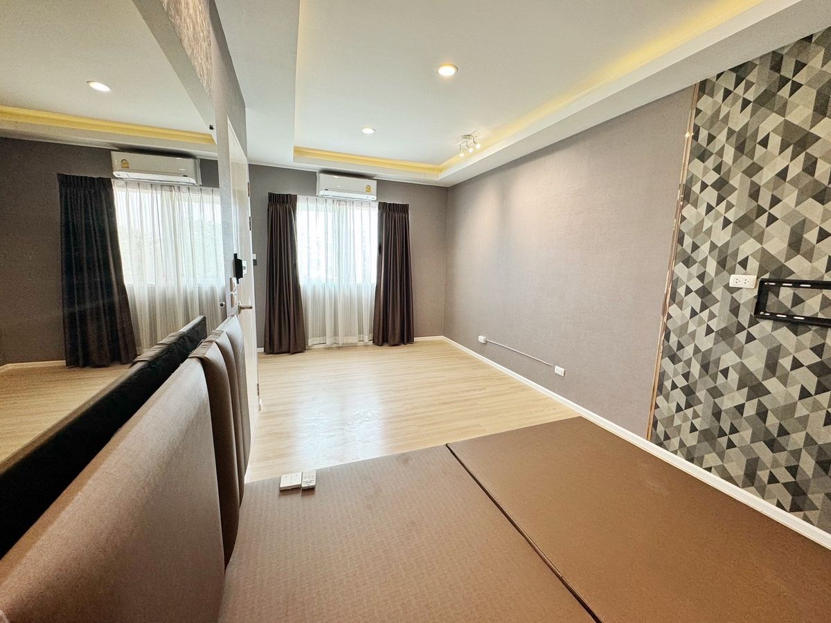 ขายทาวน์โฮมลาดกระบัง สุวรรณภูมิ : บ้านกลางเมือง สวนหลวง / 3 ห้องนอน (ขาย), Baan Klang Muang Suanluang / 3 Bedrooms (FOR SALE) FON064