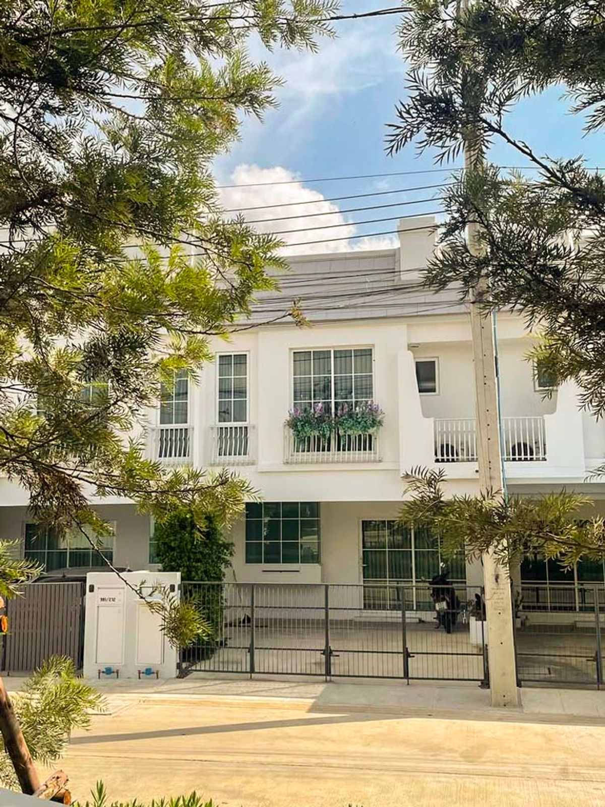 For RentHouseBangna, Bearing, Lasalle : New House Stunning Decor Near Full Facilities Near Mega Bangna