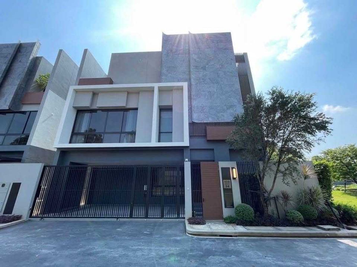 For RentHousePattanakan, Srinakarin : LTH12339RE - Luxury Single House For Rent in Krungthepkreetha Size 430 SQ. M 4 Beds 5 Baths Nearby Arl HUA MARK Station Only 290K/Month