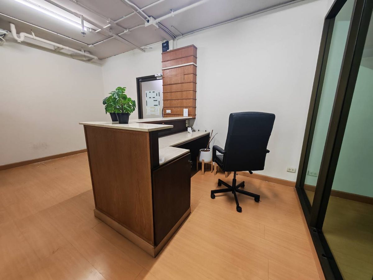 For SaleOfficeSukhumvit, Asoke, Thonglor : !! Selling lower than the appraised value. Investment office apartments with tenants in the heart of the economic resources