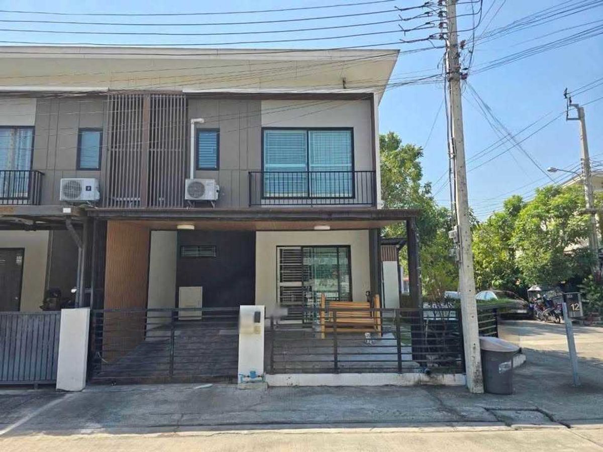 For SaleTownhome : LTH12331 – Town House FOR SALE The Connect 34 Size 26.10 Sq.w 200 Sq.m 3 beds 2 baths Near BTS Onnut Station ONLY 3.2 MB