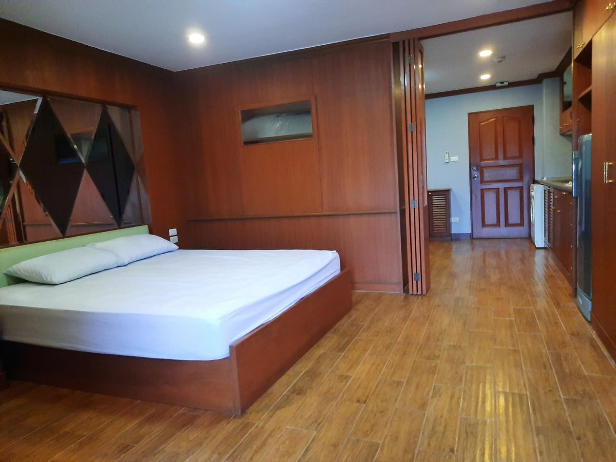 ให้เช่าคอนโดสุขุมวิท อโศก ทองหล่อ : ✨ ให้เช่าคอนโด Rin House สุขุมวิท 39 💰 เช่าเพียง 19,000 บาท/เดือน | วิวเมืองโล่ง | เฟอร์ครบ พร้อมอยู่ ✨