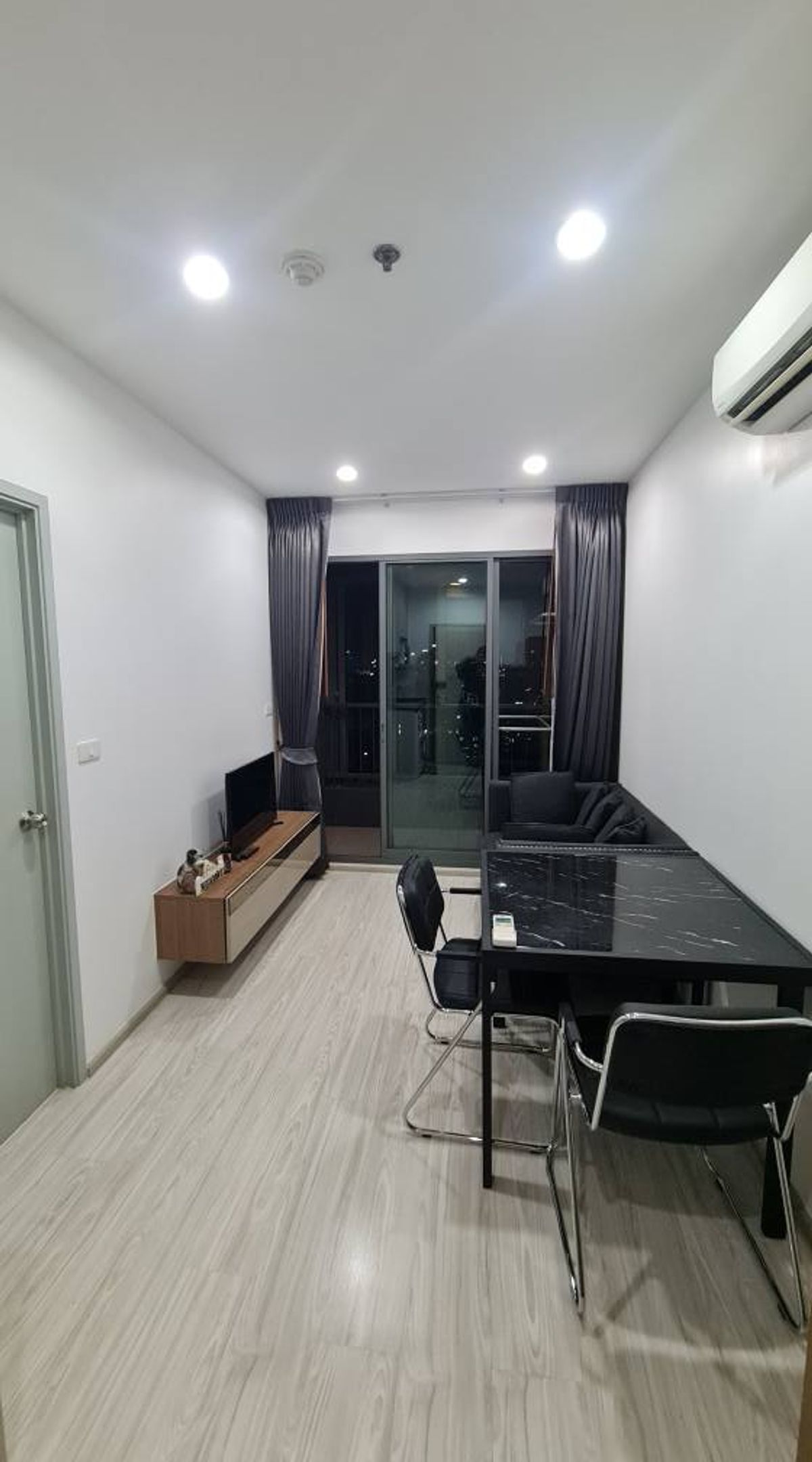 For RentCondoBangna, Bearing, Lasalle : 🏙️ Rent IDEO MOBI Sukhumvit Eastgate | Fully decorated room | Floor 14 📐 1 Bedroom 30.39 sq.m. | 💰 13,000 baht/month