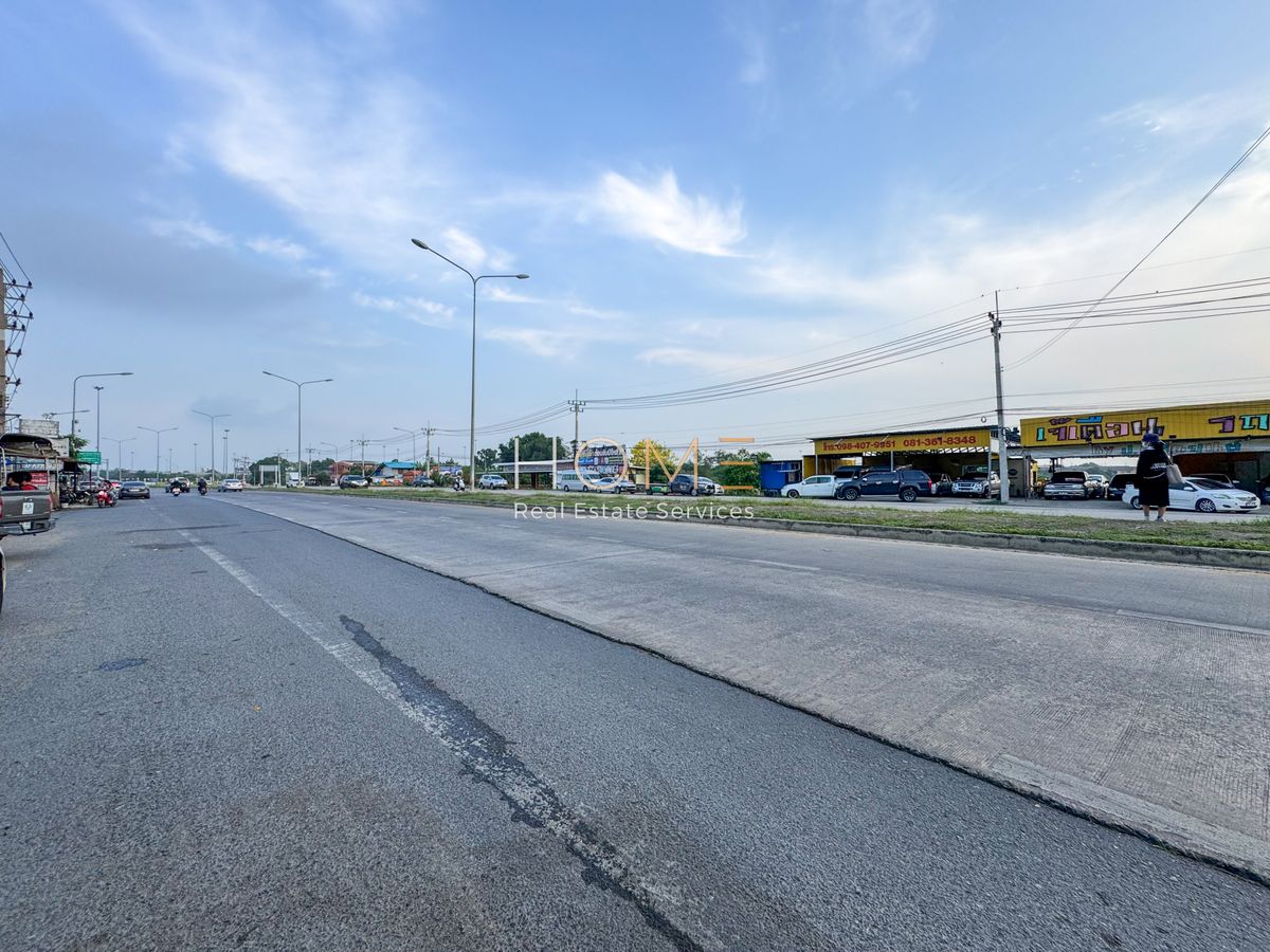 For SaleShop HouseRama5, Ratchapruek, Bangkruai : Commercial buildings on the main road, Pathum Samphan / 4.5 layers (sell), Commercial Building on the Main Road Pathum sampharan / 4.5 Floors (For Sale) Cof674