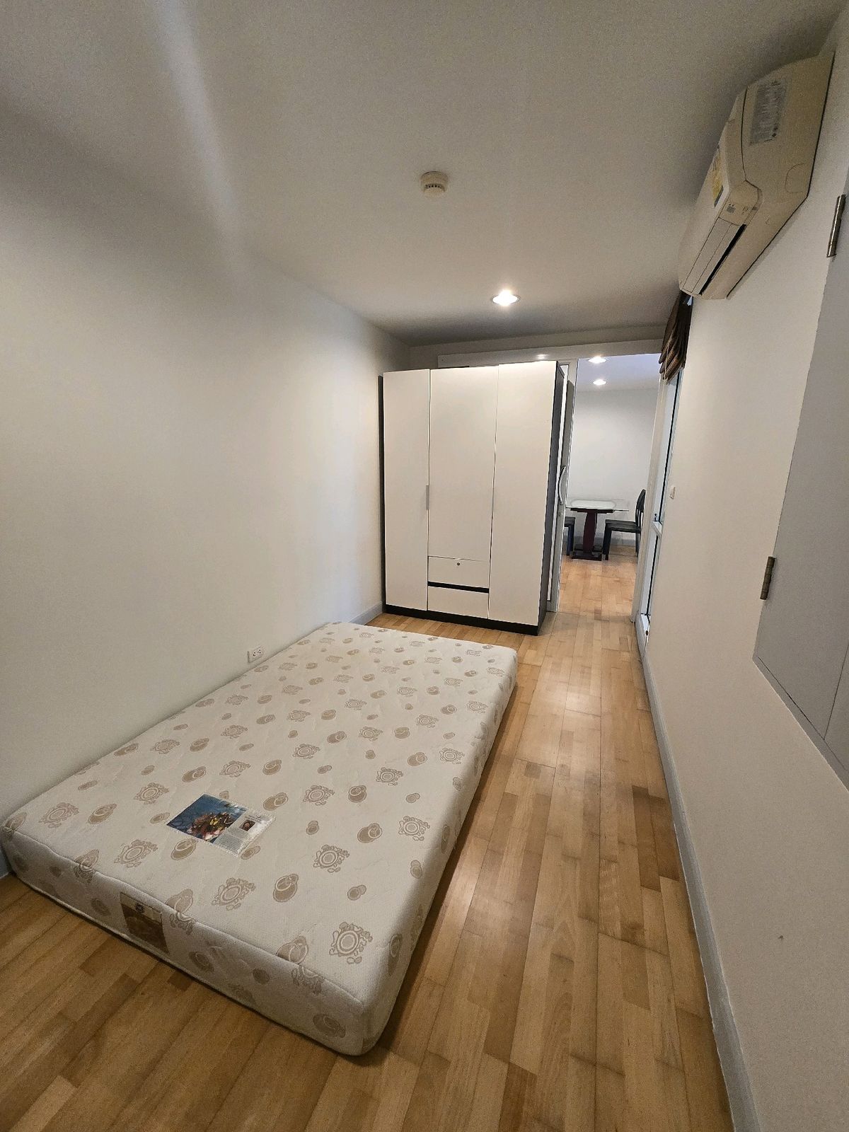 For SaleCondoWongwianyai, Charoennakor : Condo for sale at The Fine at River Charoen Nakhon- Khlong San, Bangkok, 2 bedrooms, 1 bathroom, living room, dining room, with a separate kitchen, 61 sq.m., beautiful room, good condition ready to move in. 